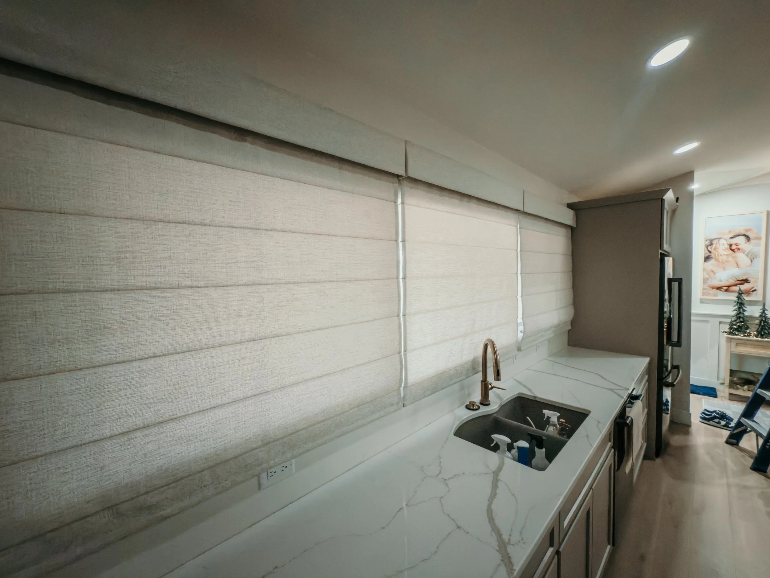 605 Blinds - Roman Shade