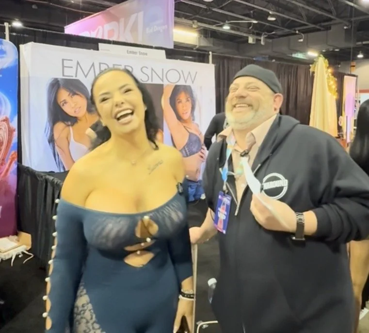 Bosnian Beauty interview at Exxxotica