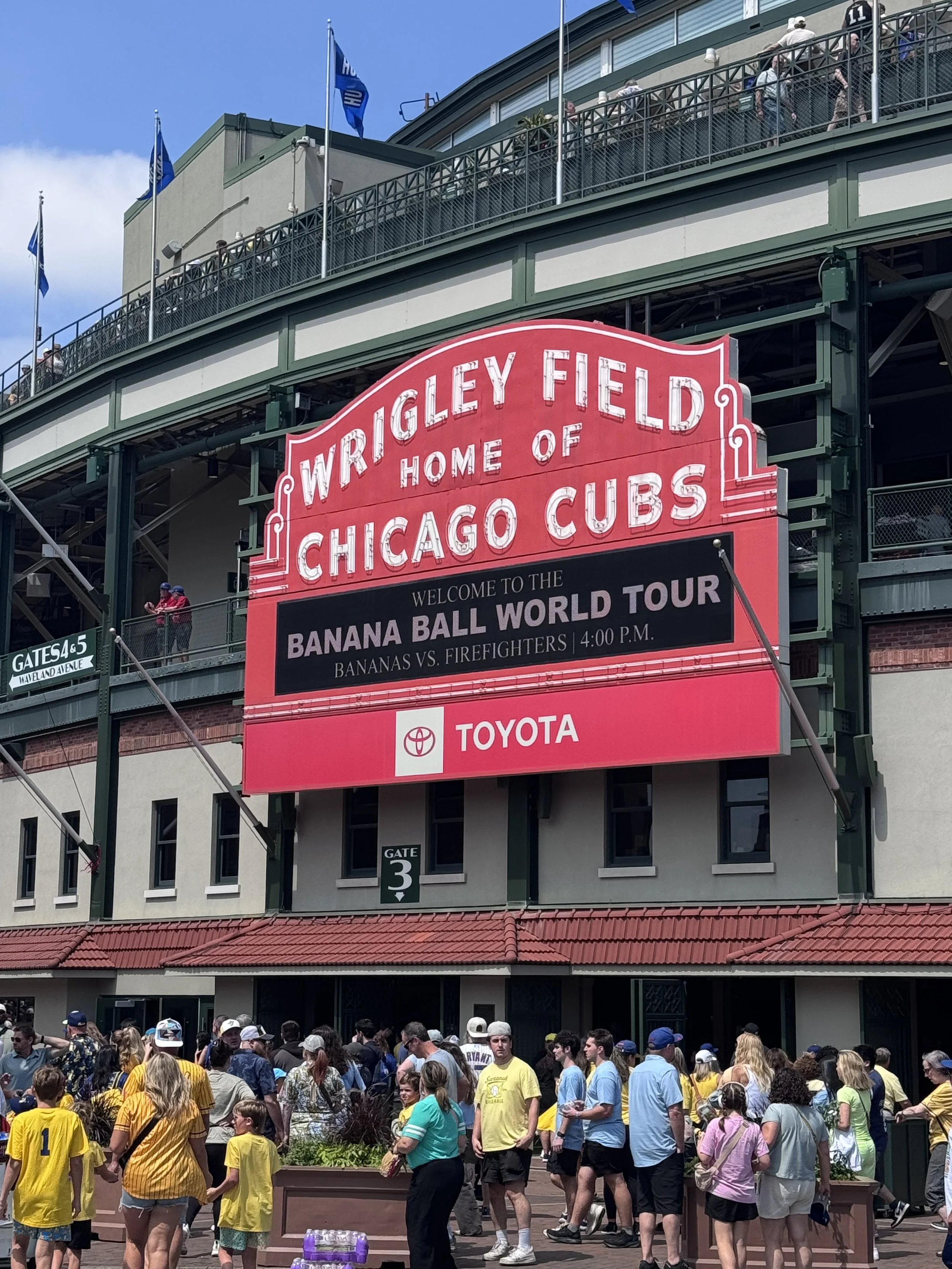 F’nAround Review: The Savannah Bananas at Wrigley Field