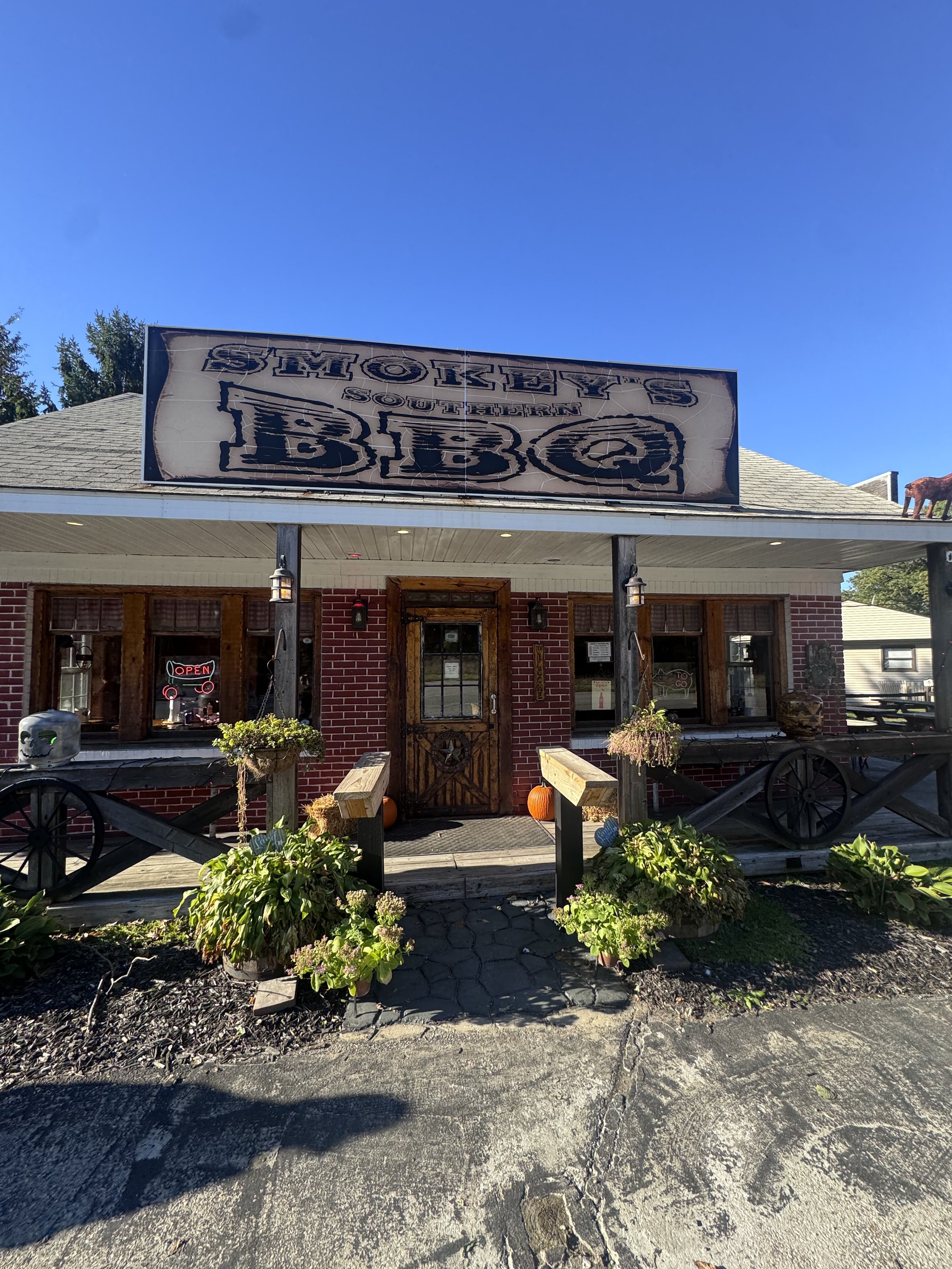 Smokey’s Southern Barbeque in Chesterton, Indiana: A Cute Roadside Stop That Didn’t Quite Hit the Mark