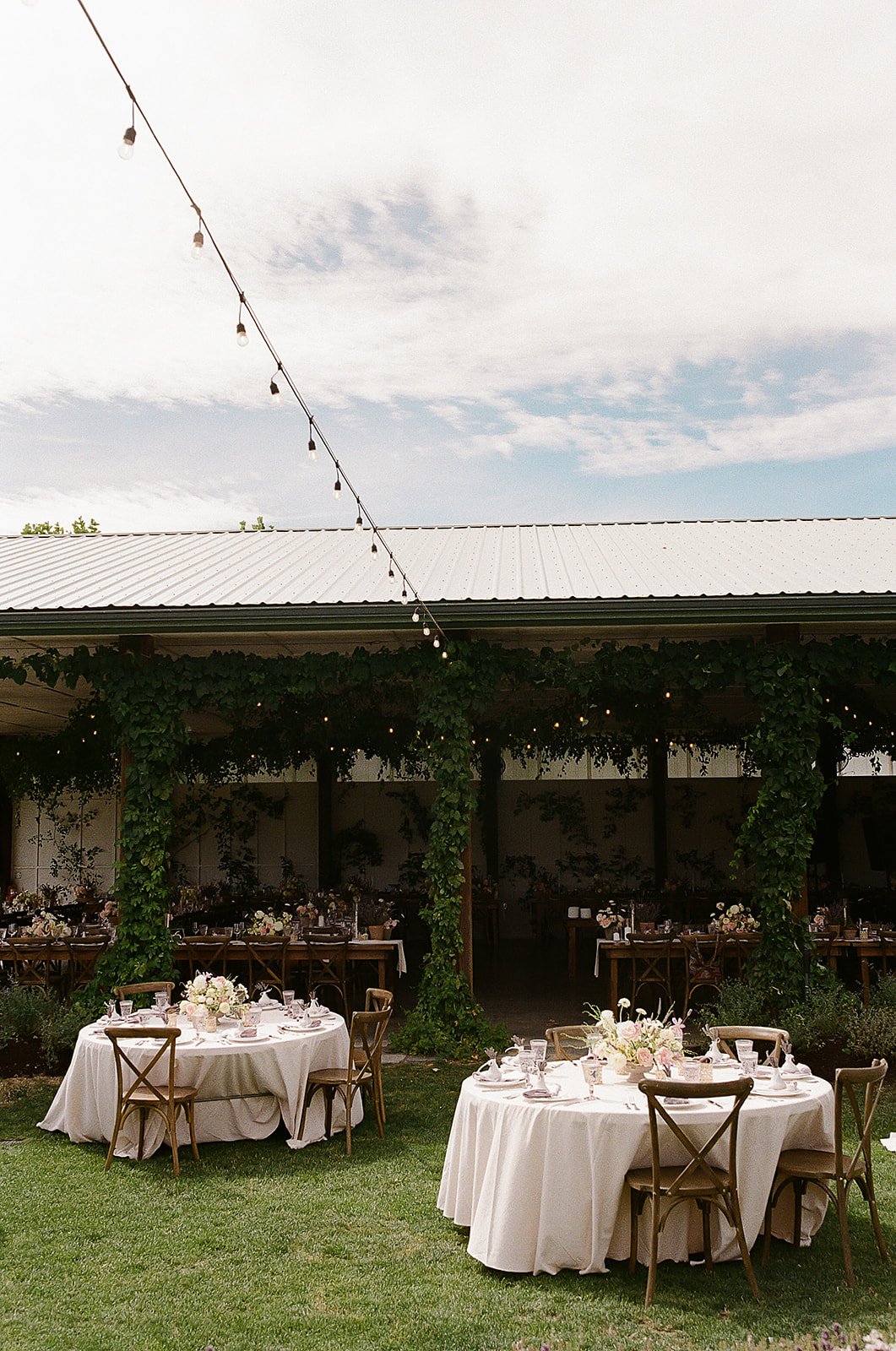 the-orchards-hood-river-wedding-FILM-photographer-144.jpg