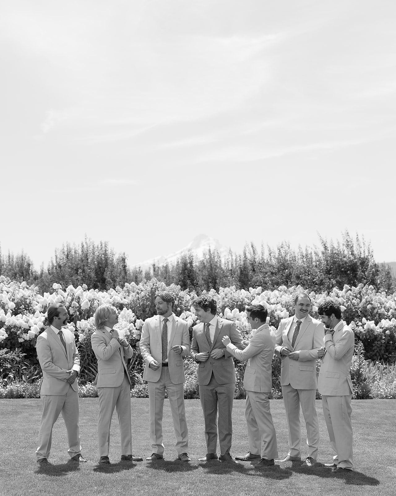 the-orchards-hood-river-wedding-photos-pastel-wedding-party-attire-8.jpg