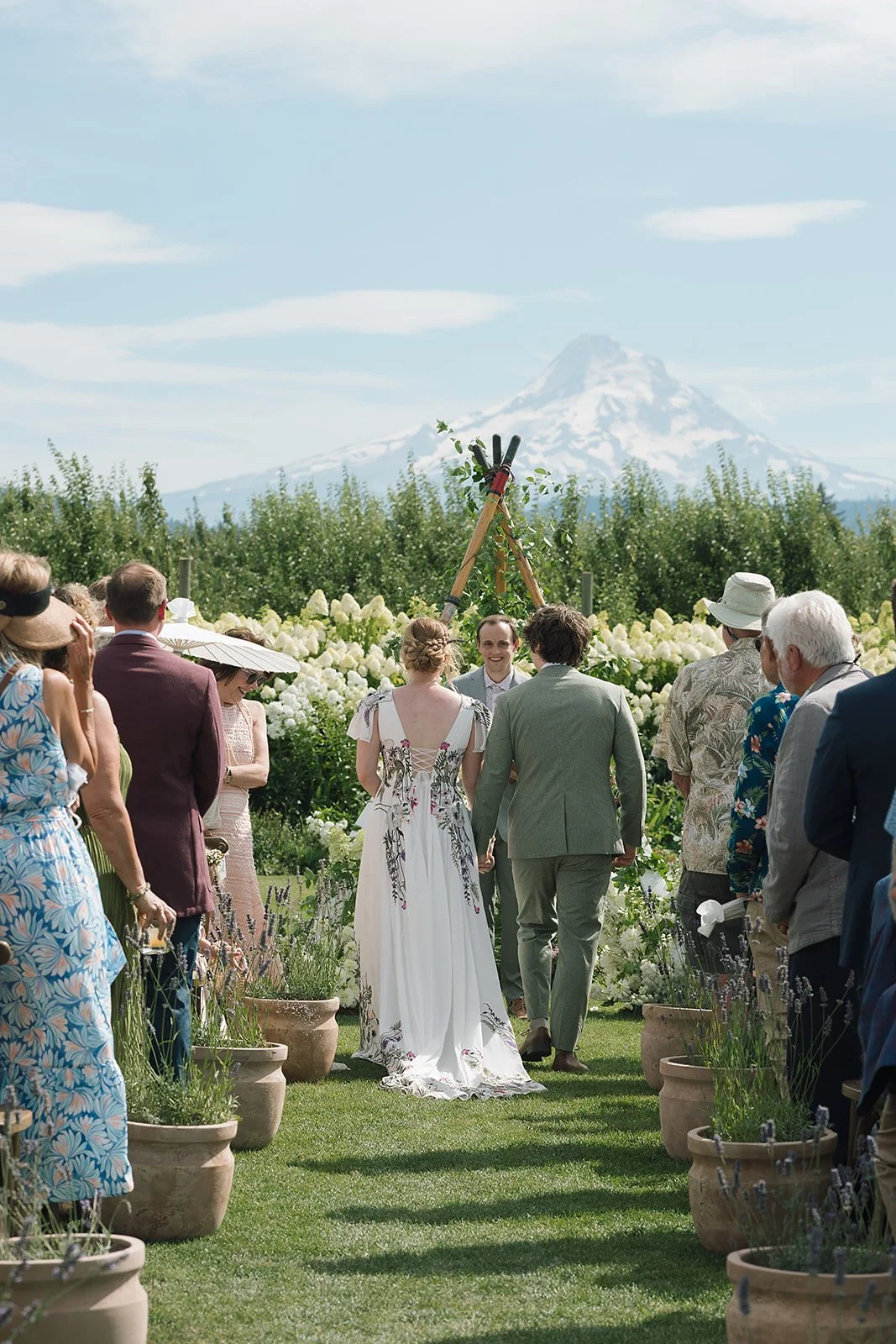 the-orchards-hood-river-wedding-ceremony-32.jpg