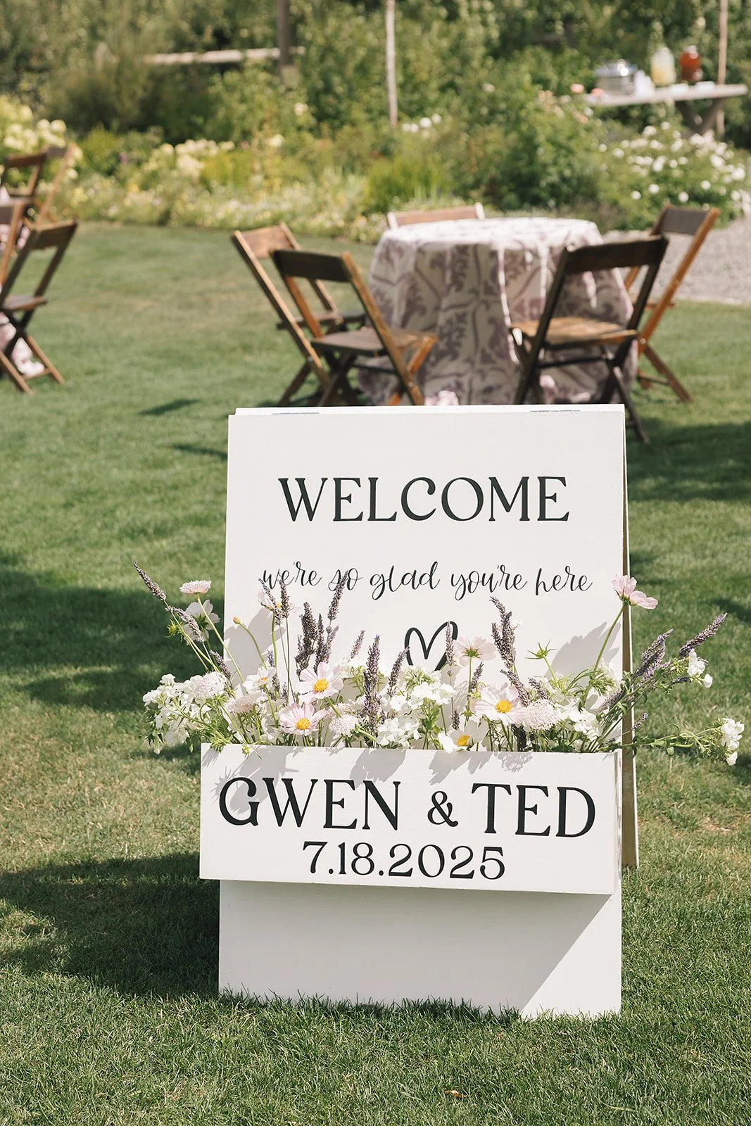 the-orchards-hood-river-wedding-photos-cocktail-hour-4.jpg