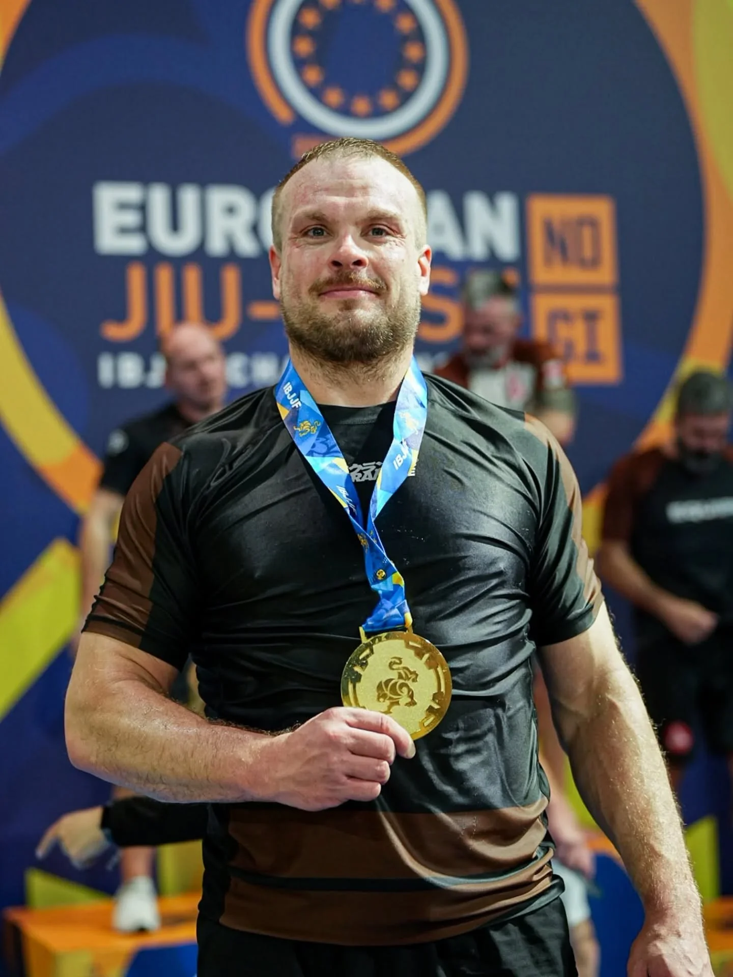 Viime viikolla taistelliin Roomassa euroopan mestaruuksista🤜🏻🤛🏻

Kirkkaimpana t&auml;hten&auml; oli Hannu joka voitti kultaa M2 ruskea v&ouml;isten sarjasta. 🥇

Muut kilpailijat j&auml;iv&auml;t ilman mitalisijoja.✌🏻

@urheilumehilainen 
#Lappe