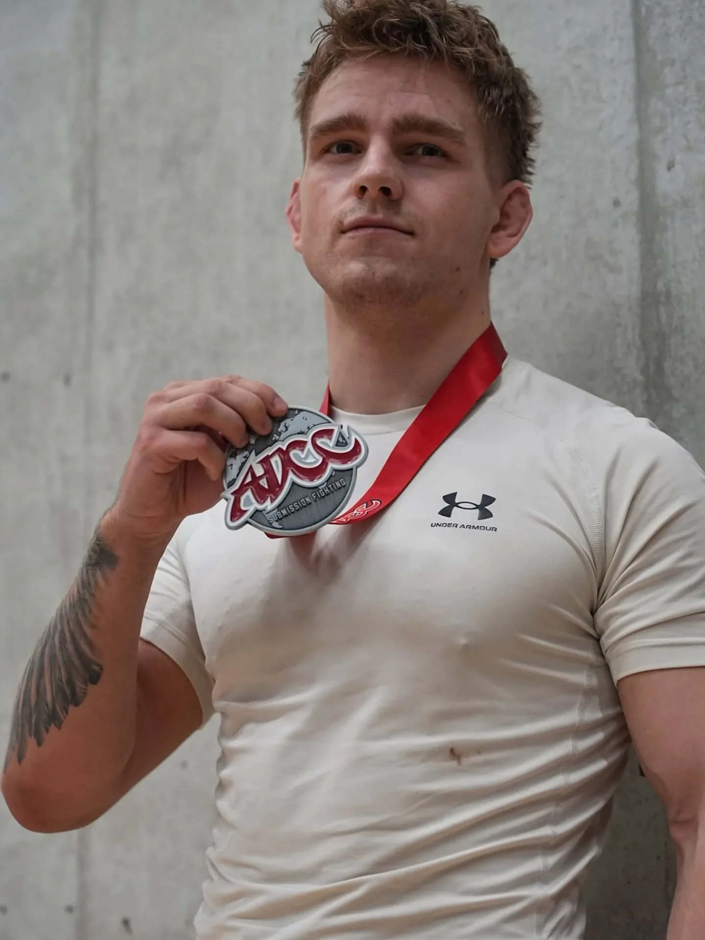 ADCC SM Day 1

Tiitus voitti SM-Hopeaa🥈 4 voitolla ja jatkoaika tappiolla finaalissa. Nyt on hyv&auml; Tiituksen siirty&auml; seuraavalle tasolle ADCC ja No-Gi.

Tuomas, Antti ja Jeremi kaikki voittivat ensimm&auml;isen ottelun ja h&auml;visiv&auml;