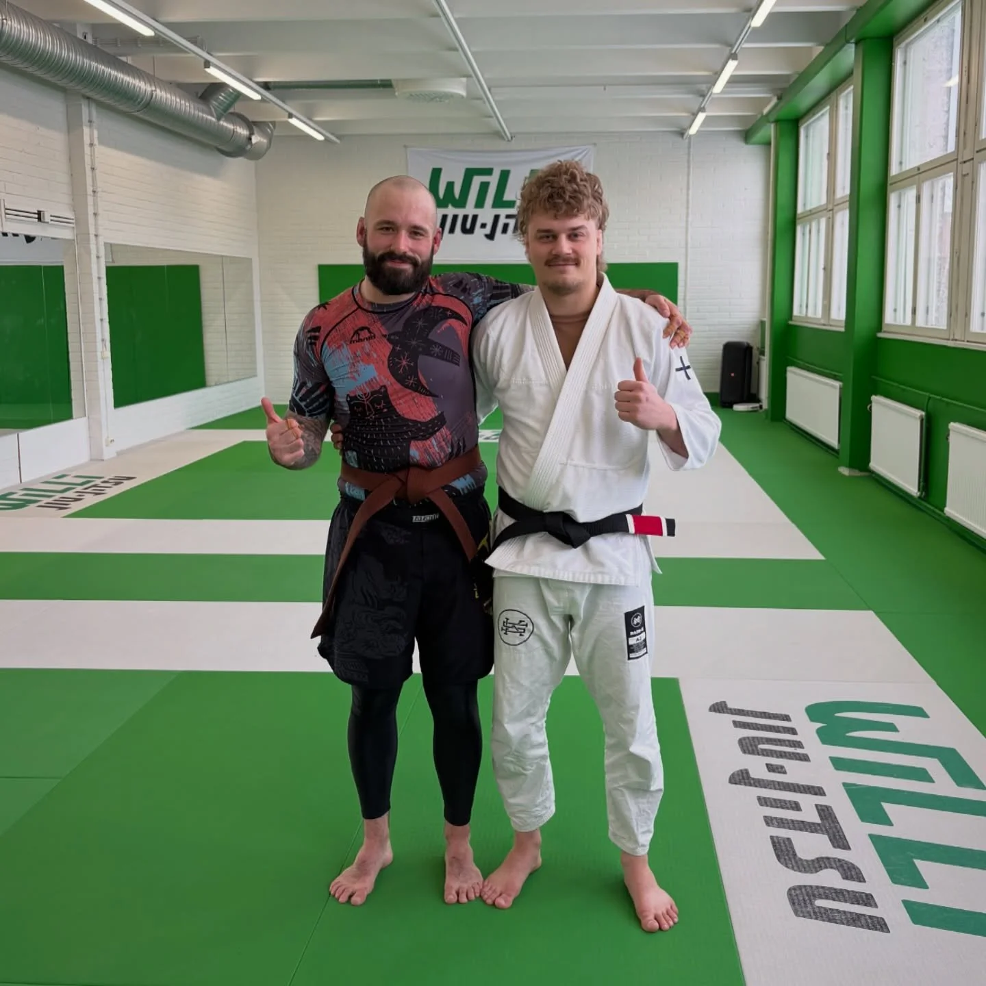 Alan ruskealle vy&ouml;lle 🟫🟫🟫⬛⬛🟫

Alan on kokenut konkari ja se on n&auml;kynyt tatamilla! 
Alan on my&ouml;s valmentaja lasten ja nuorten ryhm&auml;ss&auml;.

#willi #bjj #lukkopaini #el&auml;m&auml;onliikett&auml;