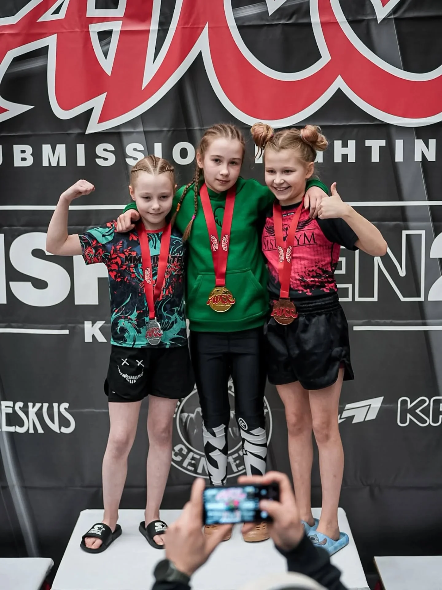 ADCC Finnish Open p&auml;iv&auml; 1

Eevi🥇
Mika🥉
Antti🥇

Willilt&auml; oli 7 kisaajaa joista 3 ensikertalaista. Huomenna on pro ja intermediate p&auml;iv&auml; miss&auml; meilt&auml; on 4 kisaajaa🫡