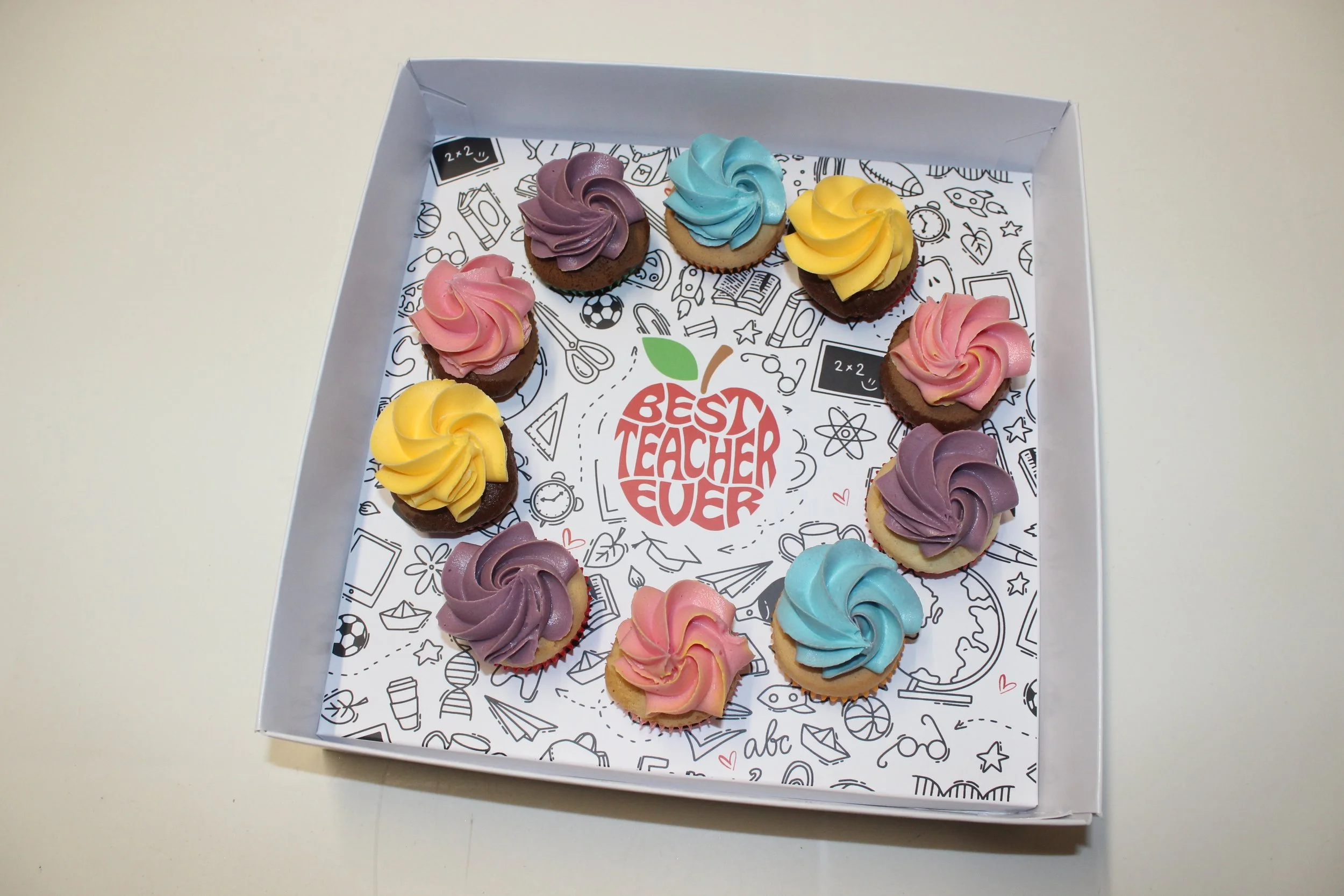 10 Mini Cupcake Gift Box
