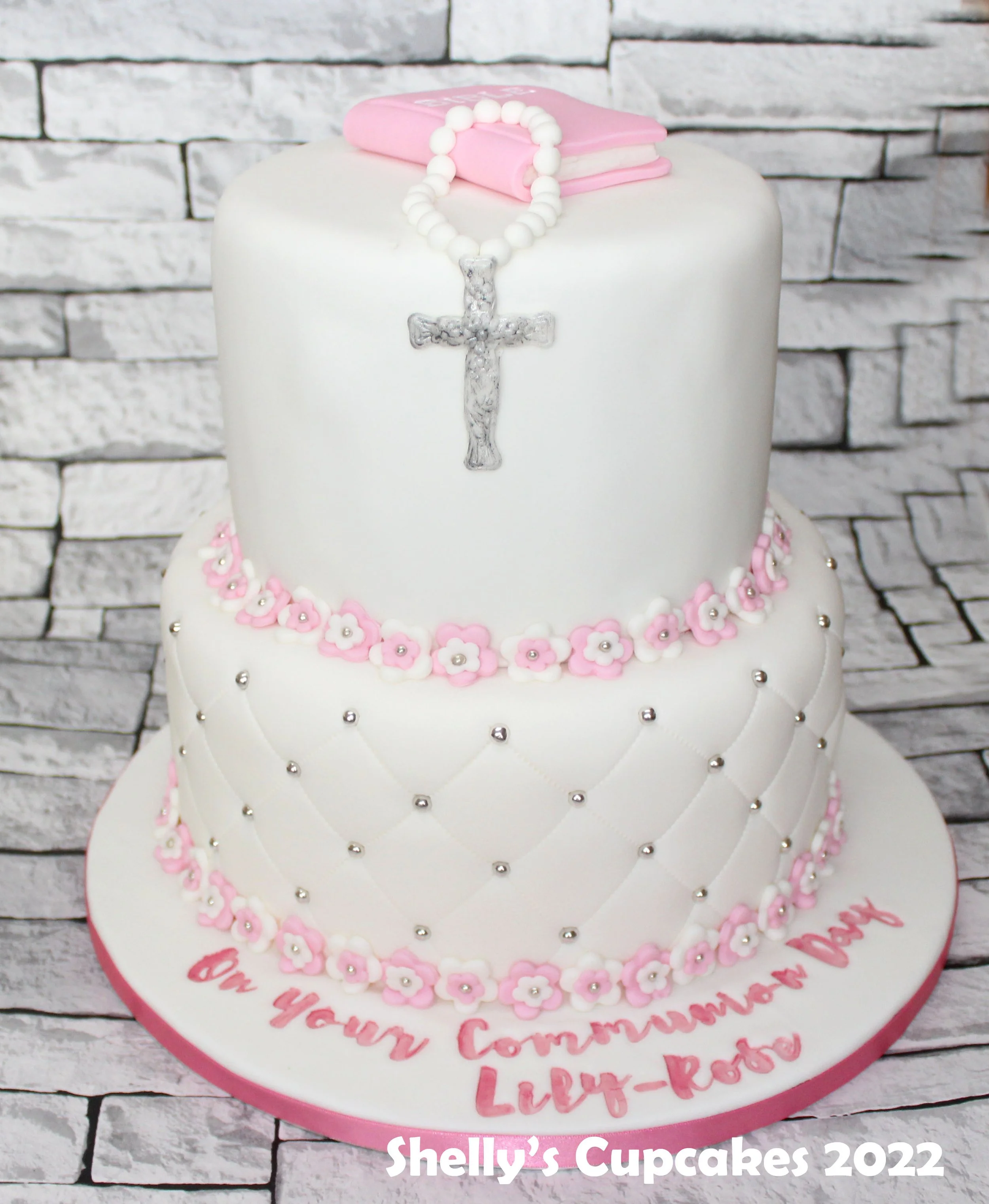 Two Tier Fondant Quilt, Flowers & Bible