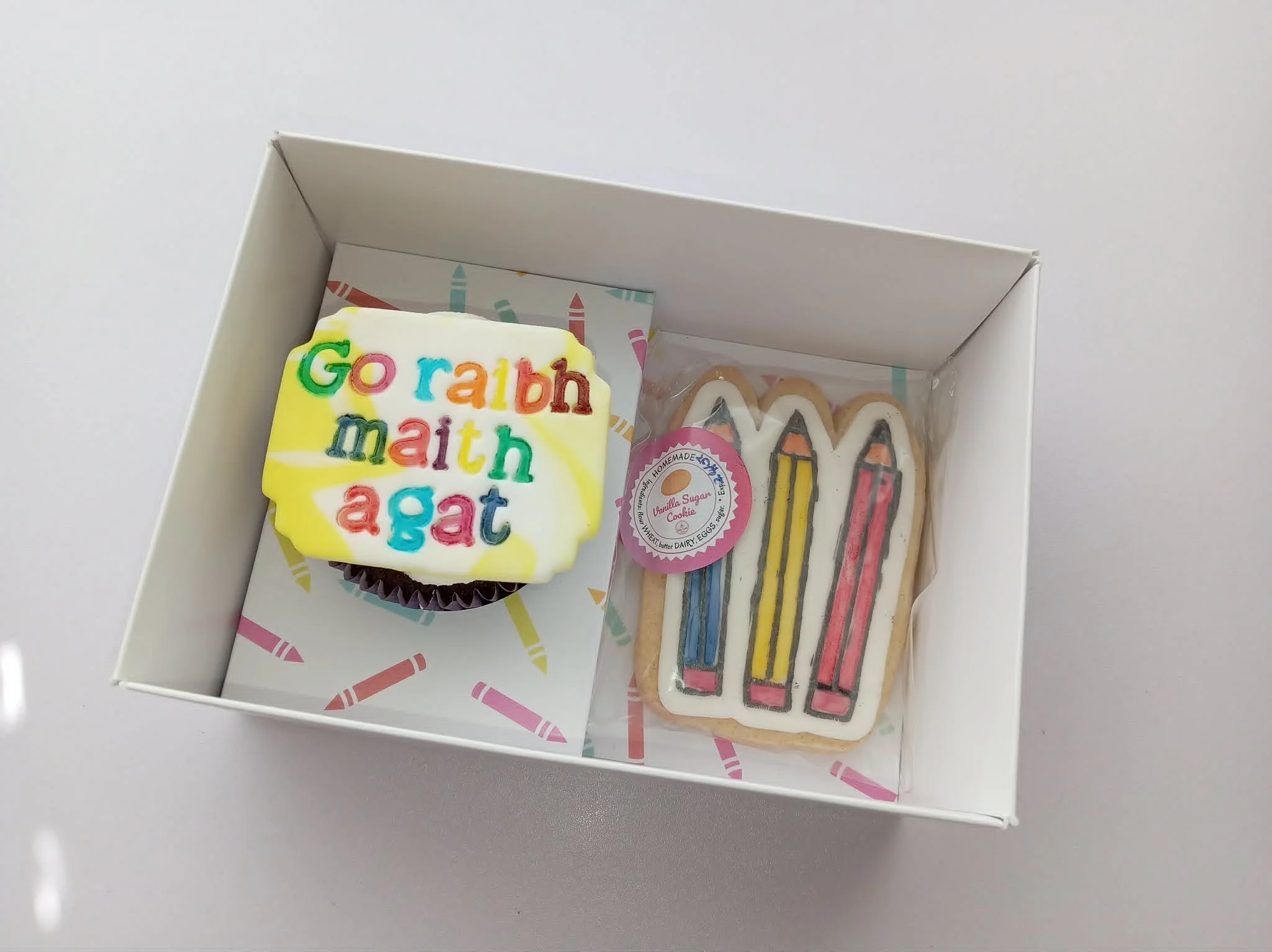 Cupcake & Cookie Gift Box