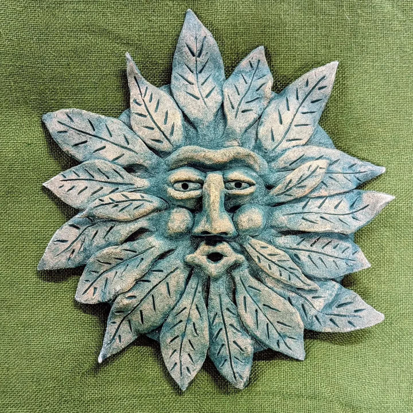 These amazing results from the last Gargoyle Workshop!! 
So much fun to be had creating grotesque features and weird looking scary things 👹
#clayworkshops #ceramicart #potterystudio #potteryworkshops #gargoyles #leamington_spa