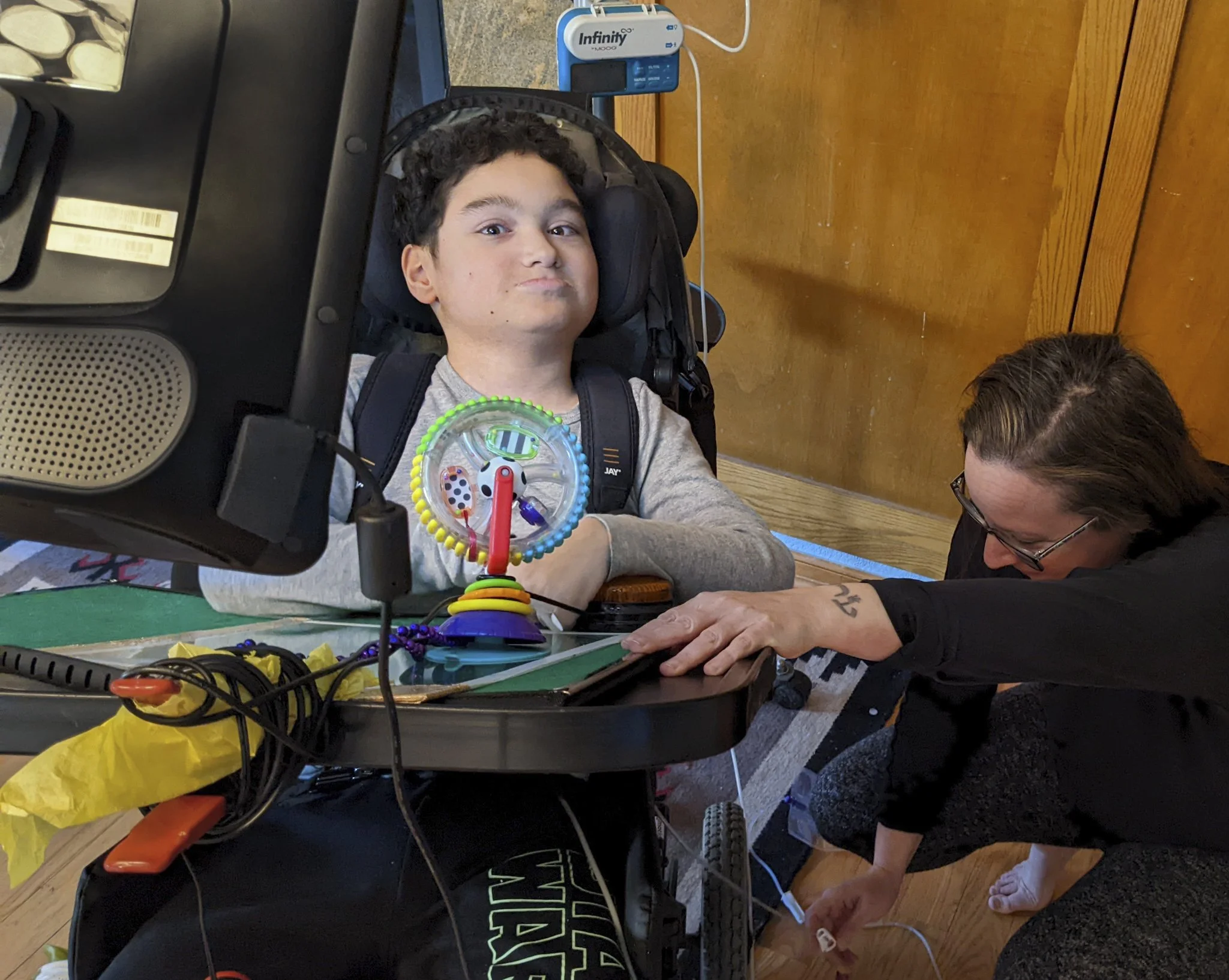 Ari Velasco, "Daily Care," 2022.