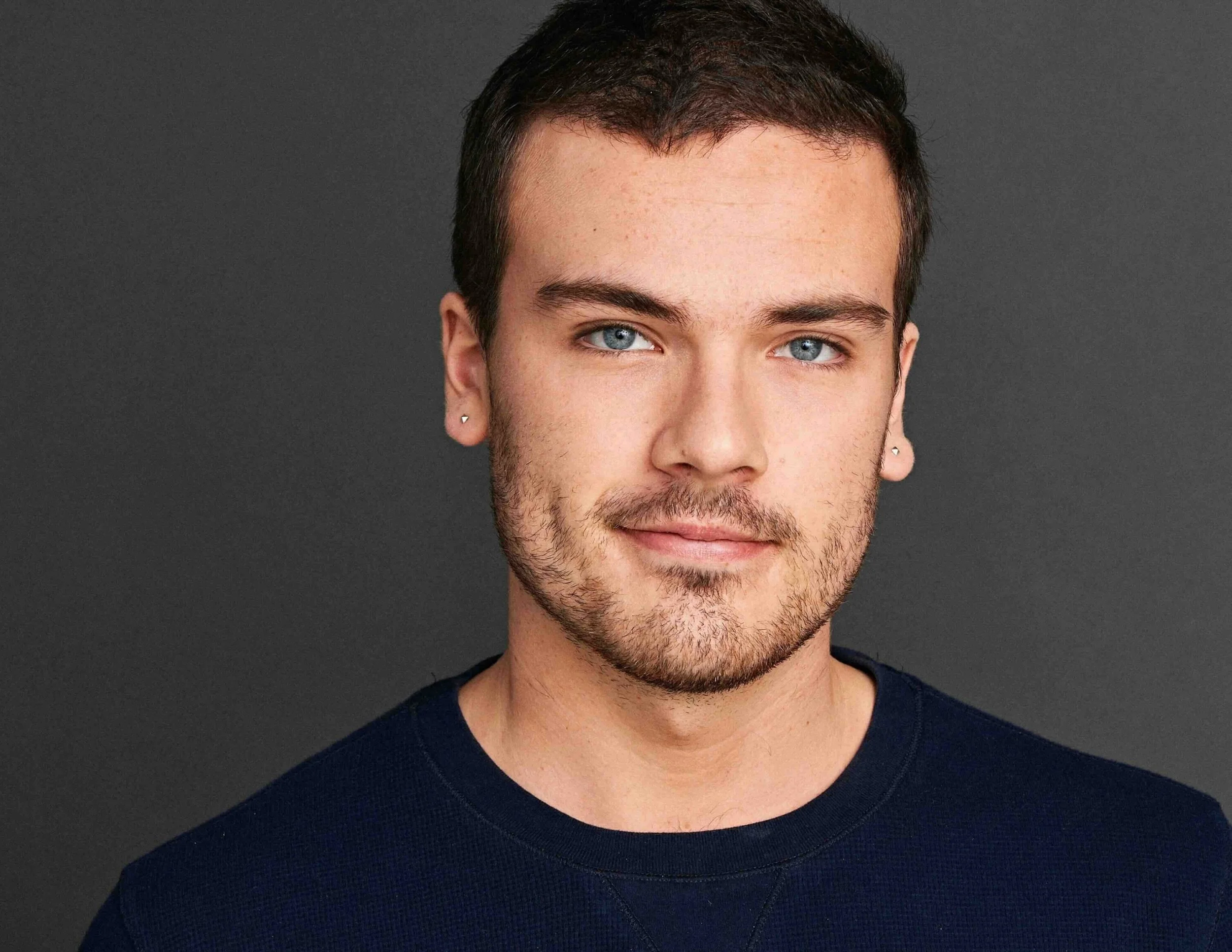 Headshot (alt).jpg
