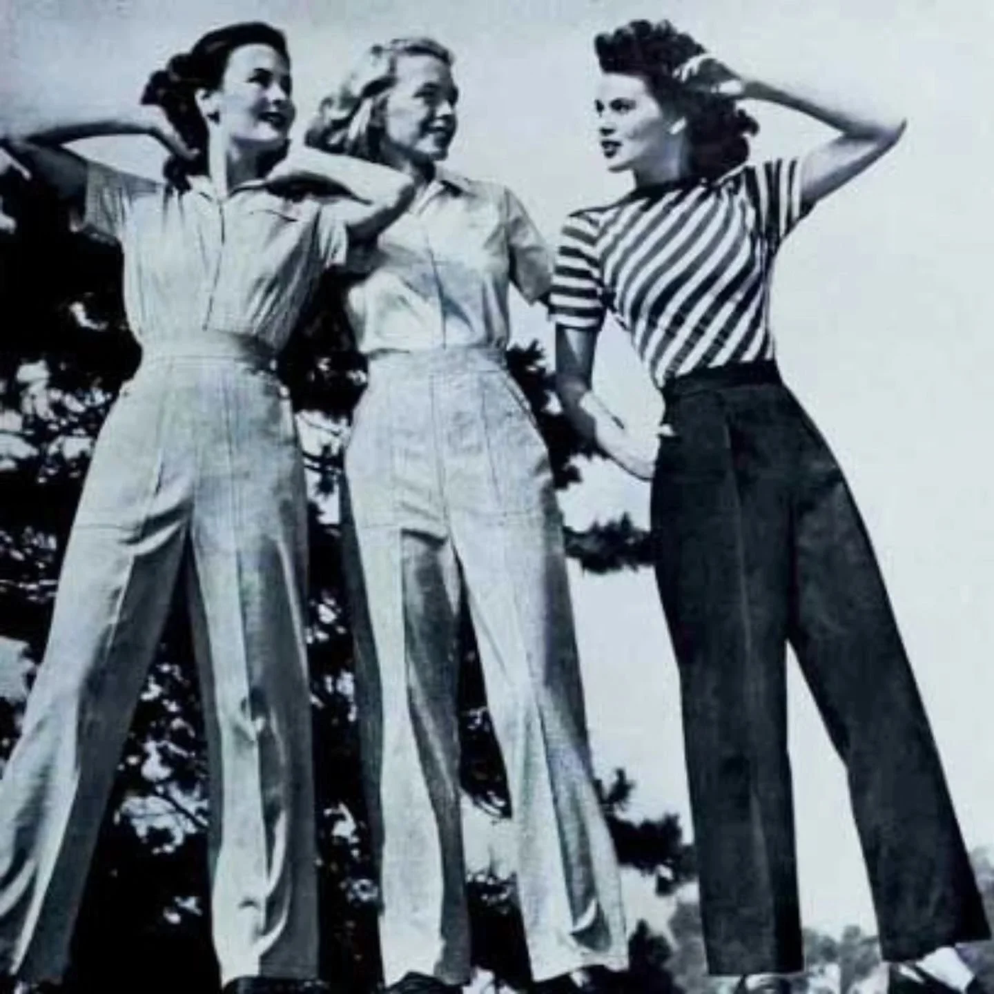 I was born in the wrong generation.  Where can I find these clothes? 😅
.
.
.
.
#1940style #1940s #booklover #bookworm #historicalromance #hostoricalfiction