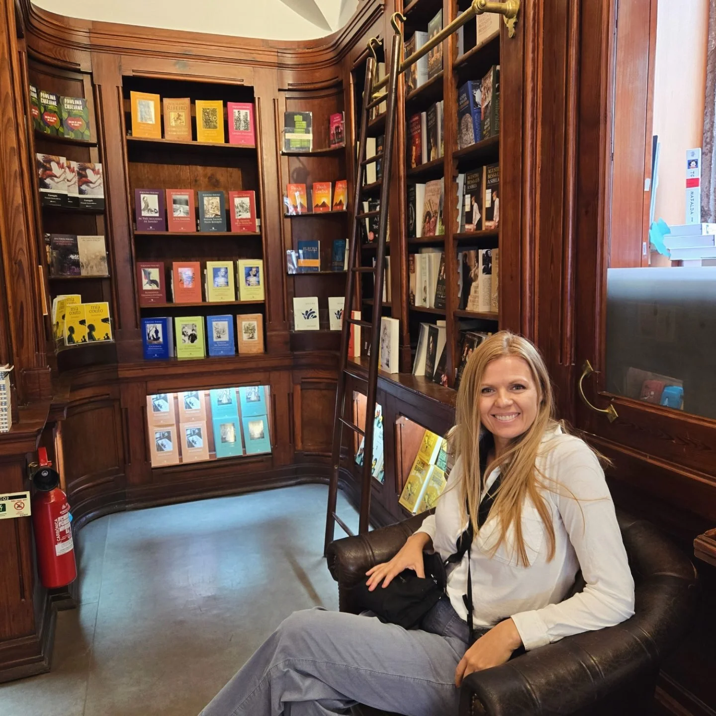 Oldest bookstore in the world! If only the books were in English. 😅😅😅