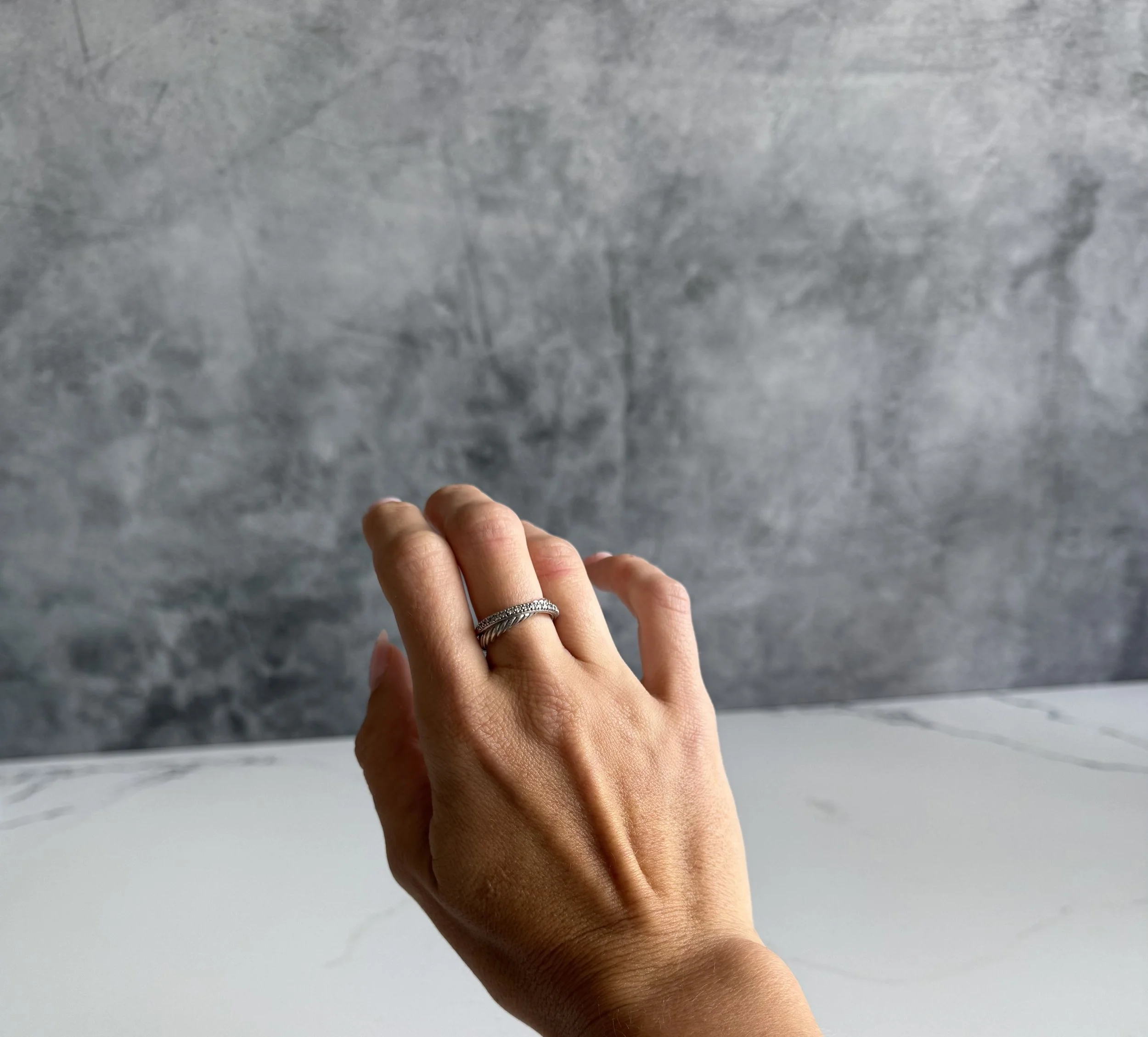 DY Crossover Band Ring img3.jpg