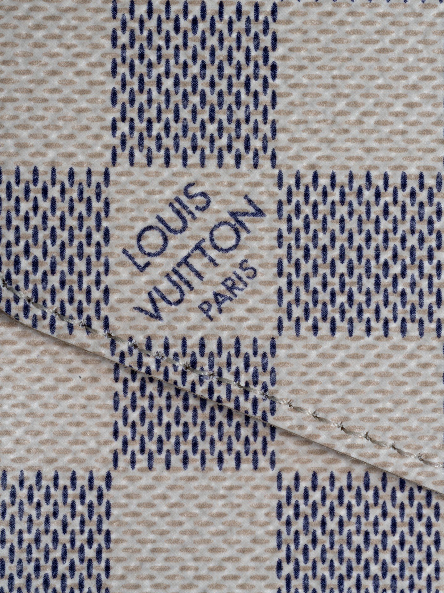 A timeless investment. The iconic LV ✨

Soon, luxury buying will be easier than ever. Stay tuned for more updates.