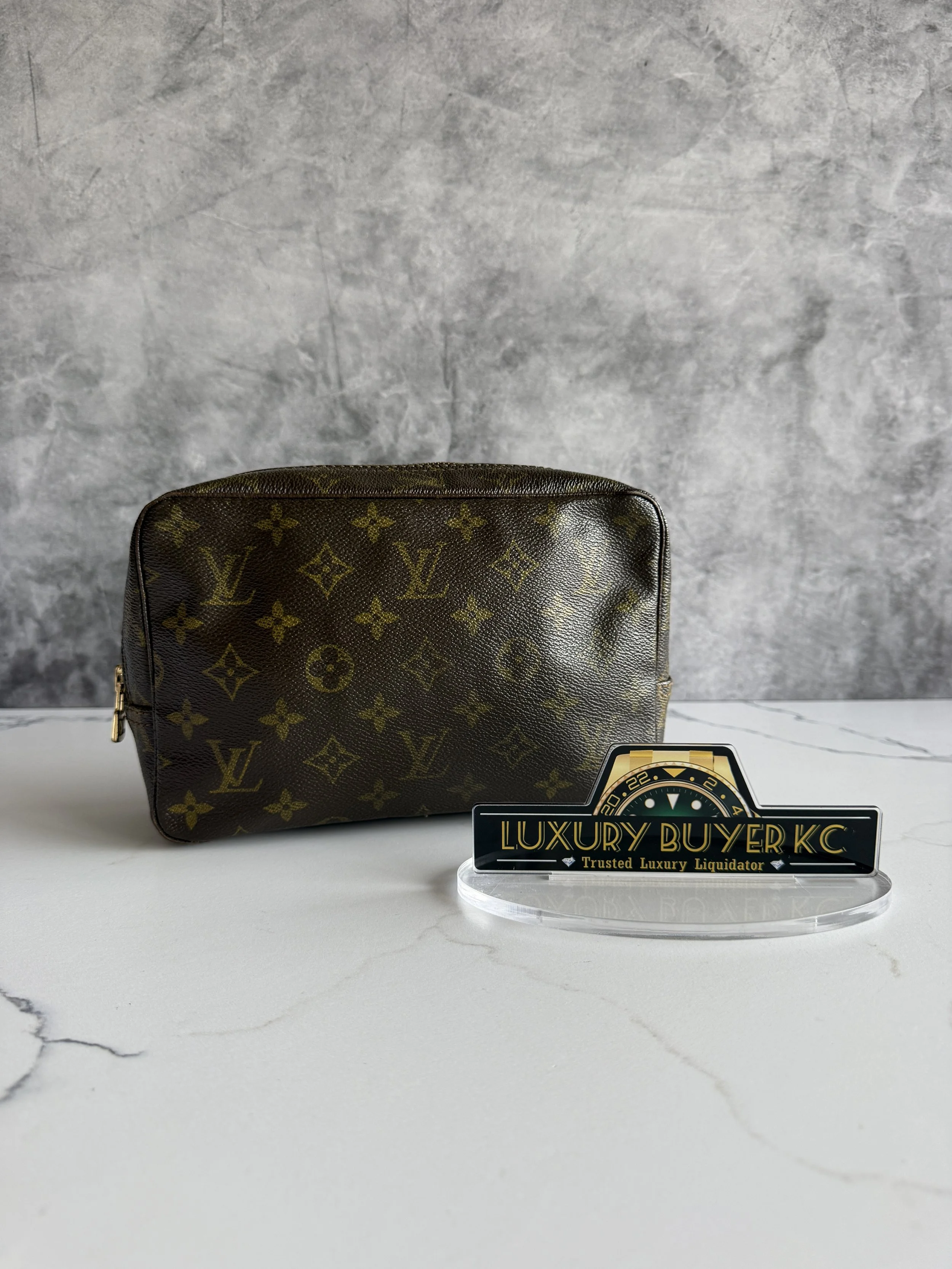 Louis Vuitton Trousse Toilette 23