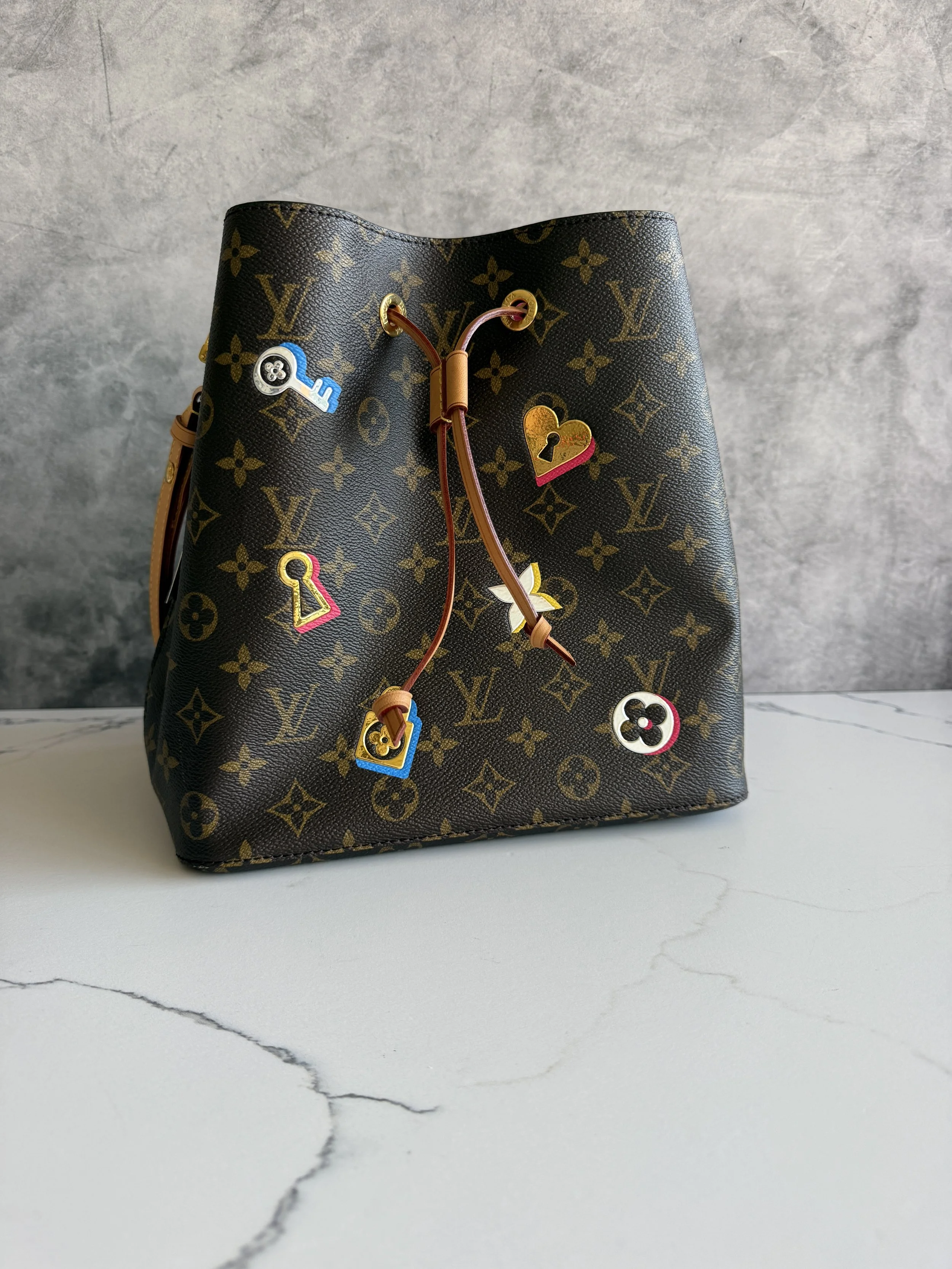 Louis Vuitton Love Lock Néonoé MM Bucket Bag