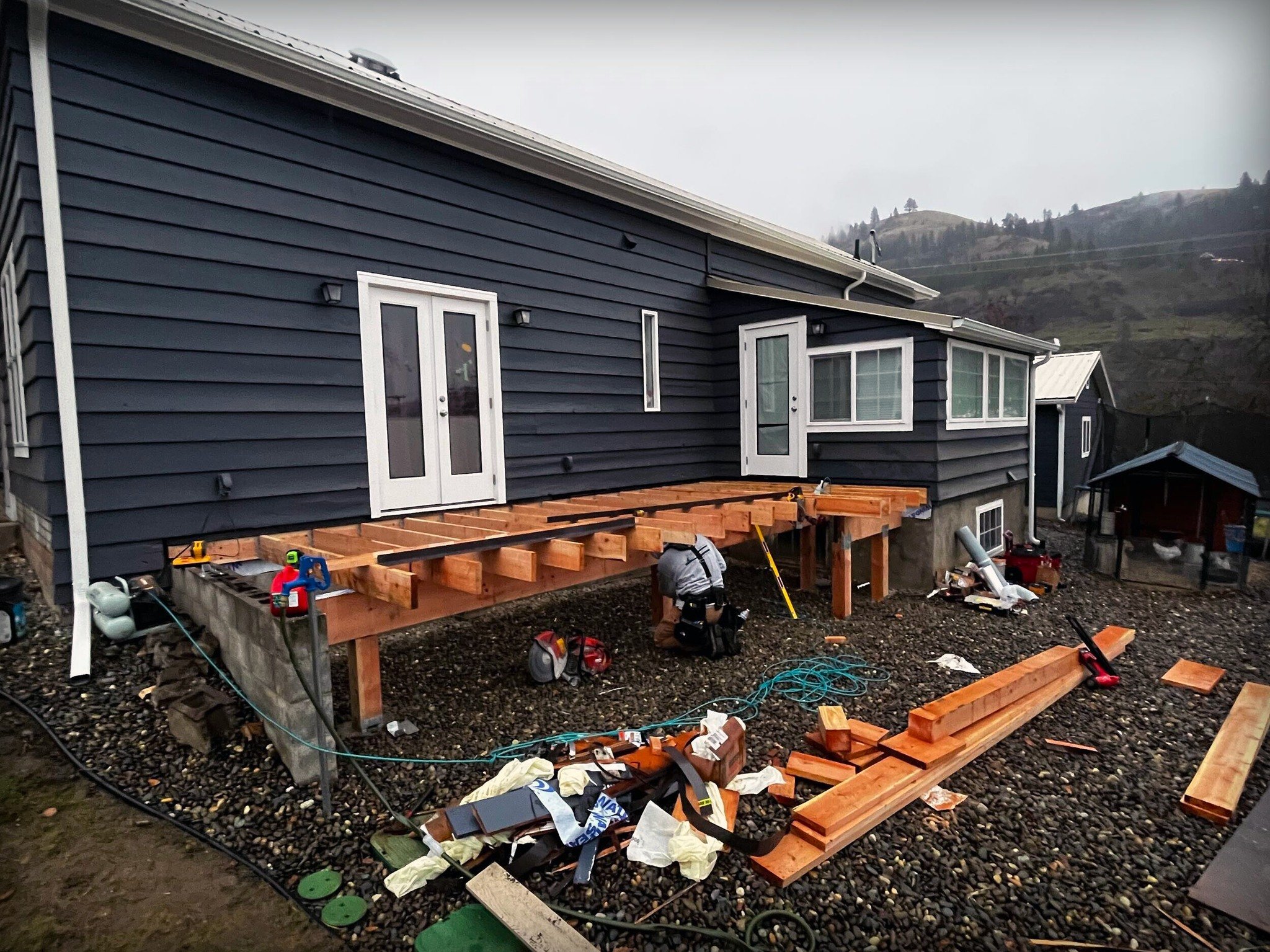 Enjoy your summer BBQ 🌭🍔 parties on a new deck built by us! Get in contact now and enjoy those sunny ☀️ days with family and friends!