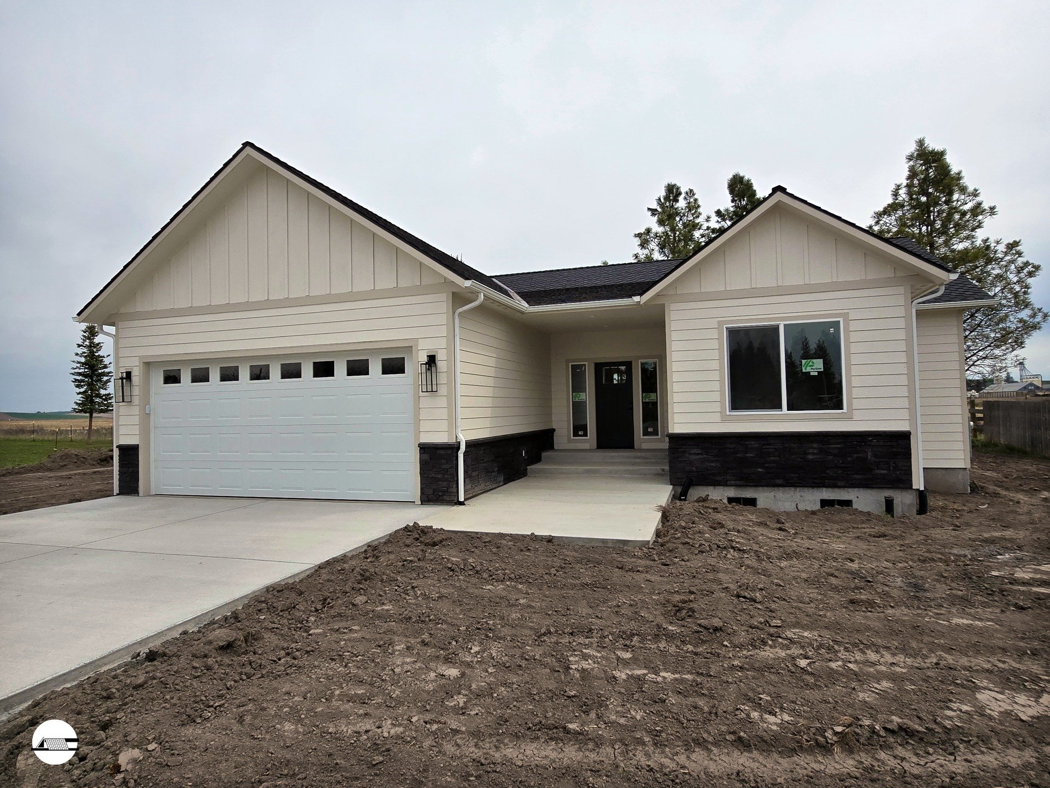 Such a lovely little home! 😍 #newconstruction #newhome #spechouse #palouse