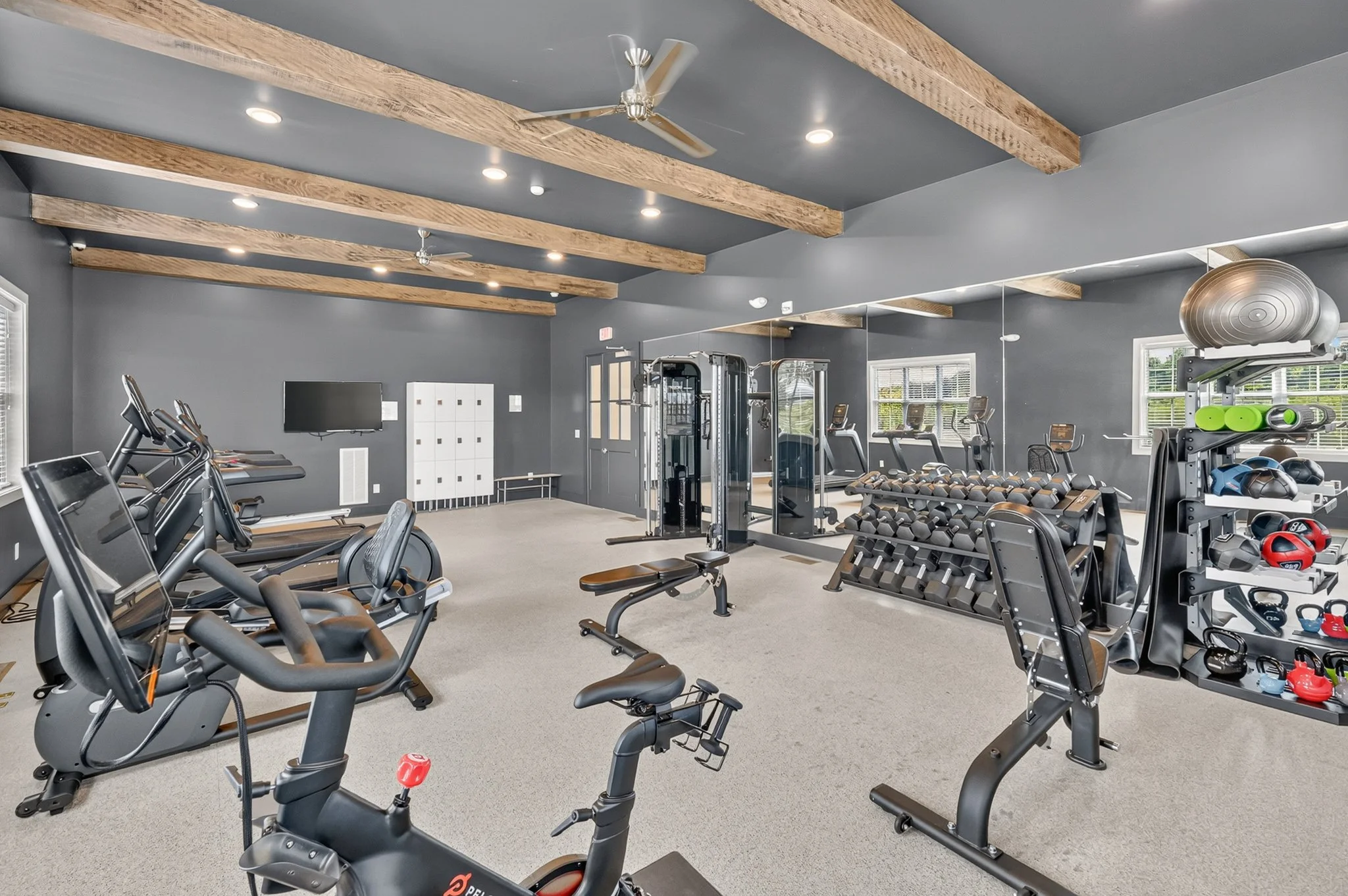 EXPERIENCE FITNESS AT YOUR FINGERTIPS