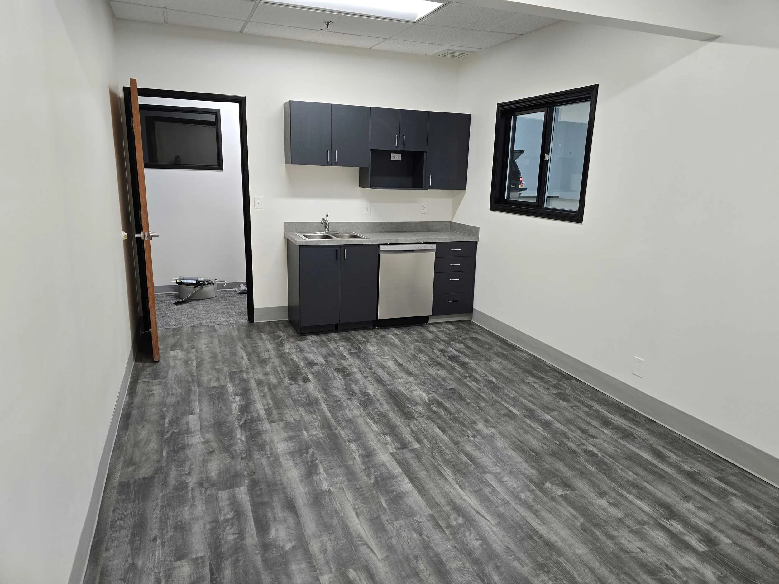 Phipps-Construction-Services-Office-Kitchen.jpg