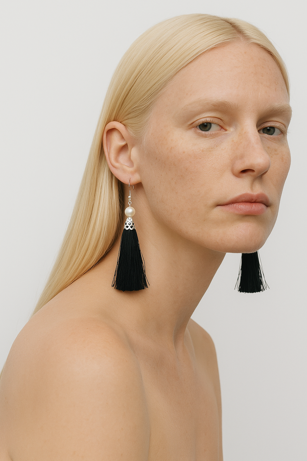 black-ap-antonina.png