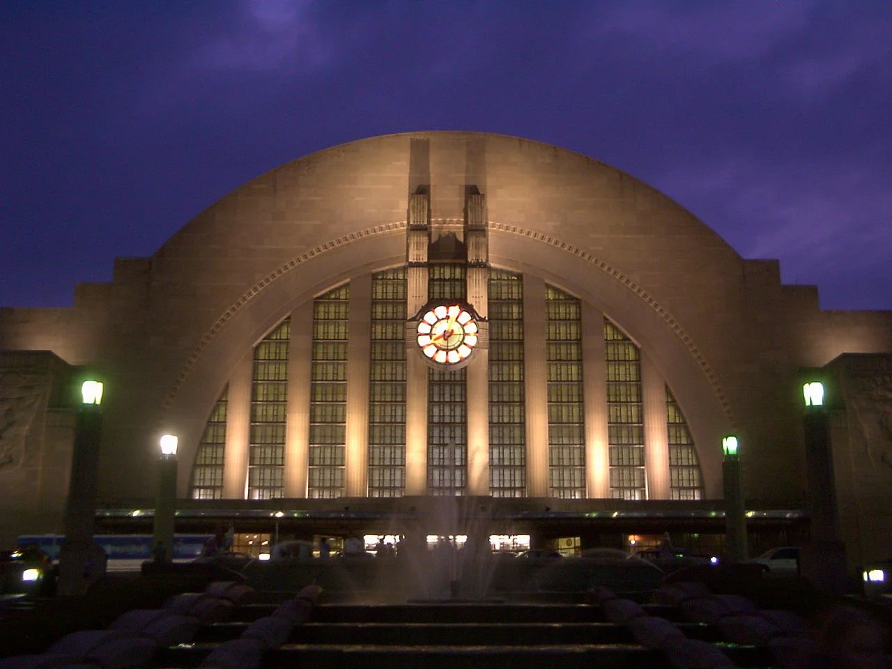 1280px-Cincinnati_Union_Terminal_at_Dusk.JPG