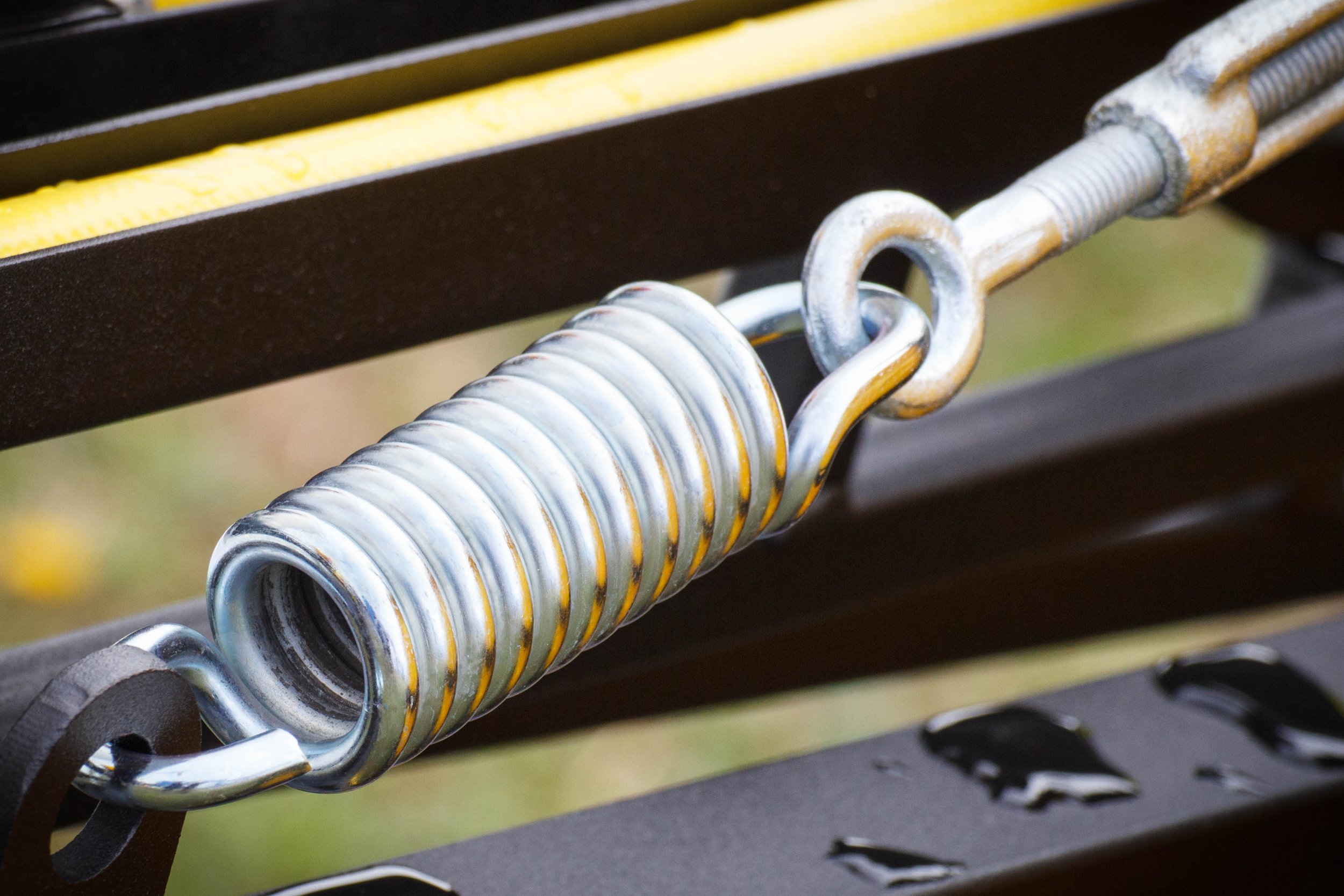 DIY vs Professional Garage Door Repairs: What South Jordan, Utah Homeowners Need to Know