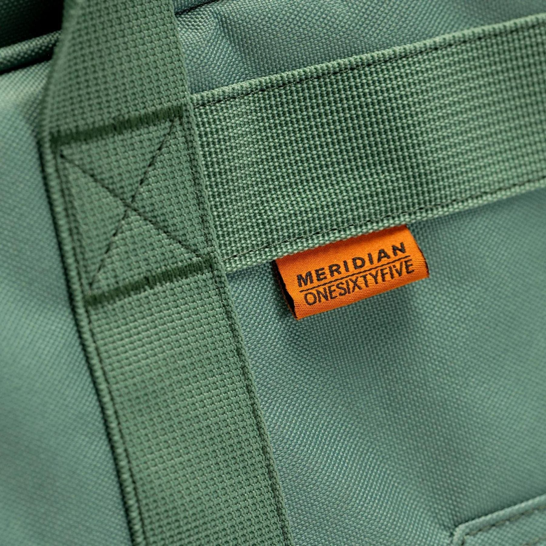 albek-wheeled-gear-bag-meridian-limited-edition-greyn-10_1800x1800.png