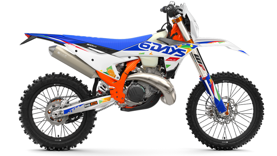 PHO_BIKE_90_RE_KTM-enduro-300-exc-6days-right-side-studio-image_%23SALL_%23AEPI_%23V1.png