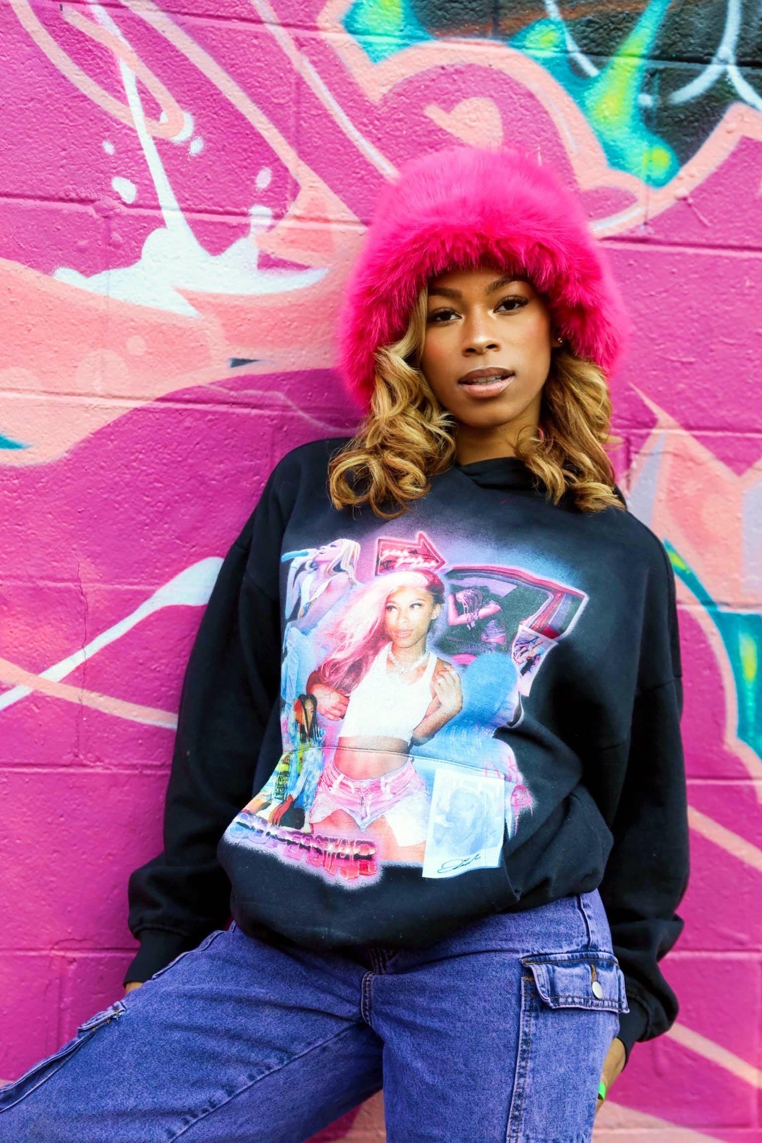SIGNATURE HOODIE