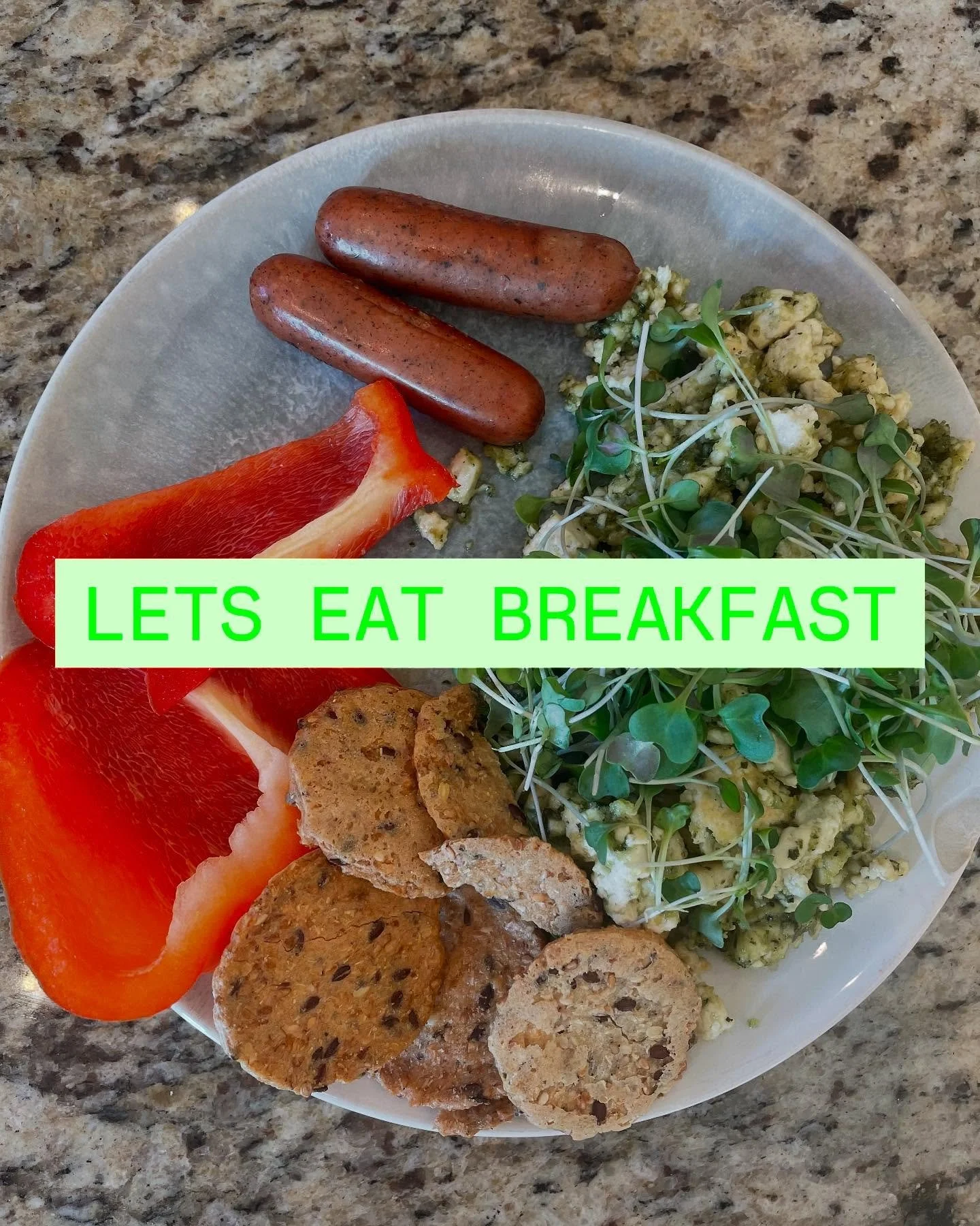 Why do we need breakfast, ladies?! 
1) blood sugar regulation 
2) central nervous system regulation
3) cortisol and sex hormone support
4) because it’s fucking delicious 
I have a ~deep~ aversion to dietitians posting “what I eat in a d