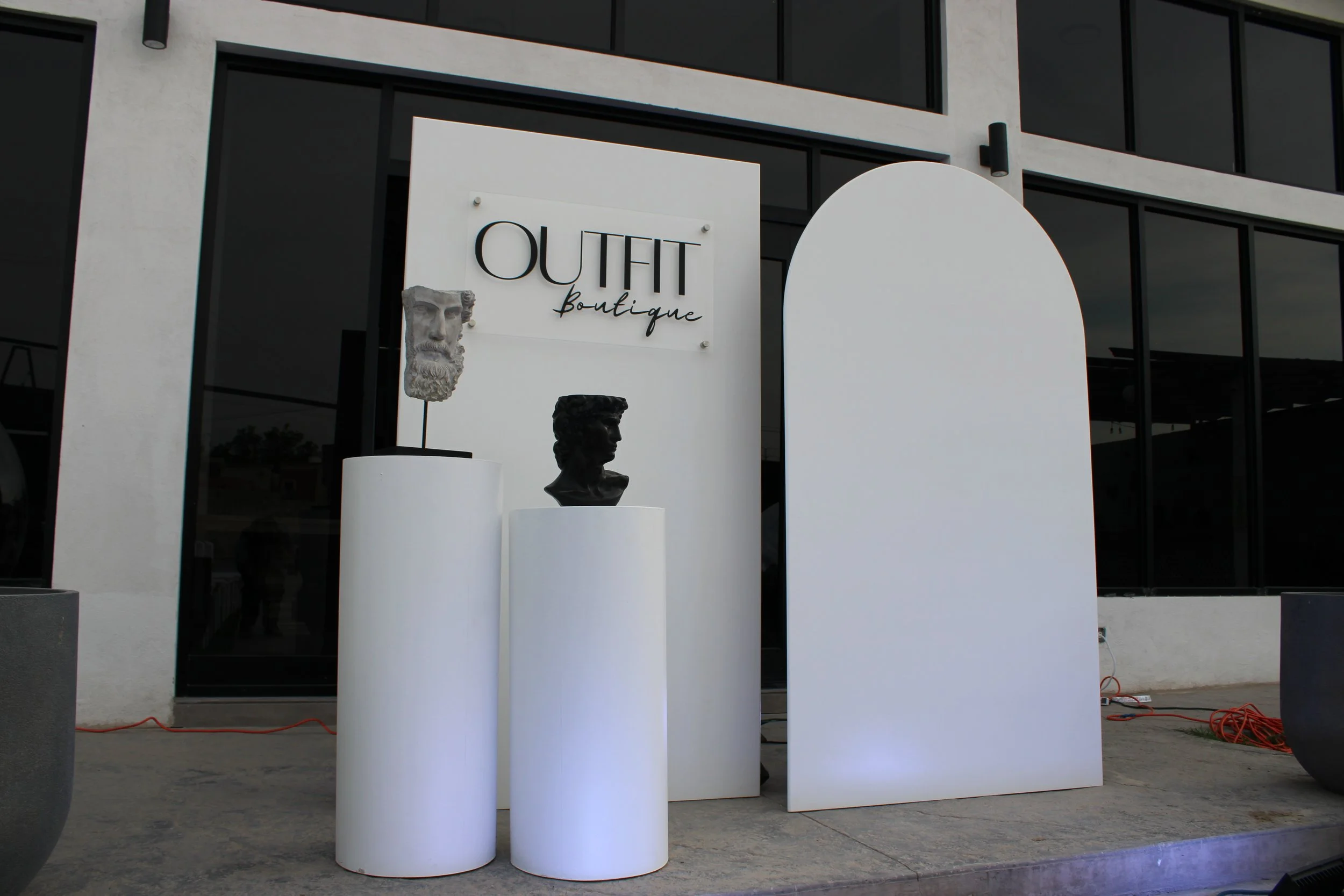 mamparas blancas evento de marca 4.JPG