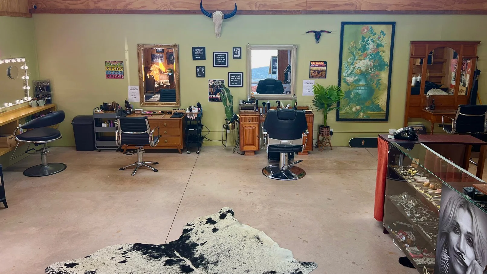 new-shop-lady-barber.jpg