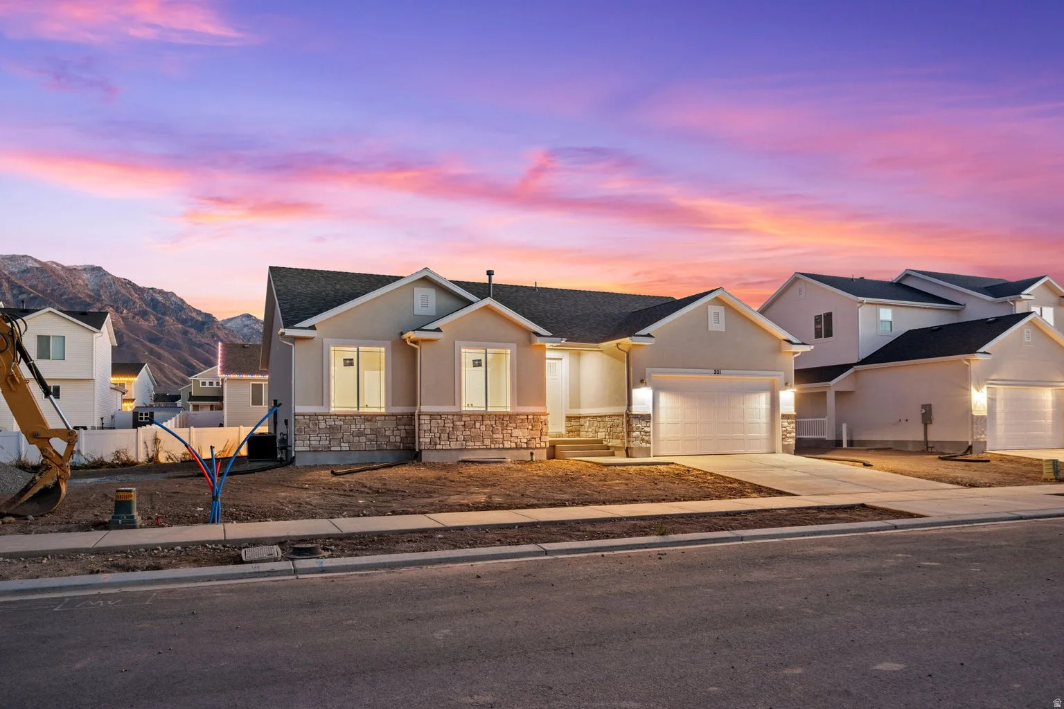 201 W Front of the house.jpg