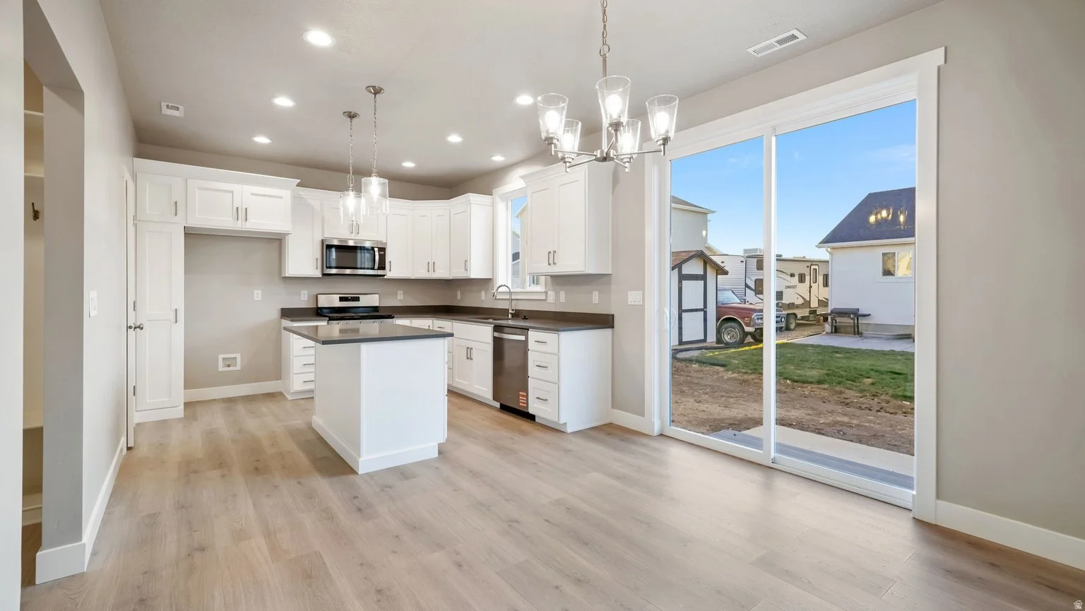 931 N 215 W - Kitchen.jpg