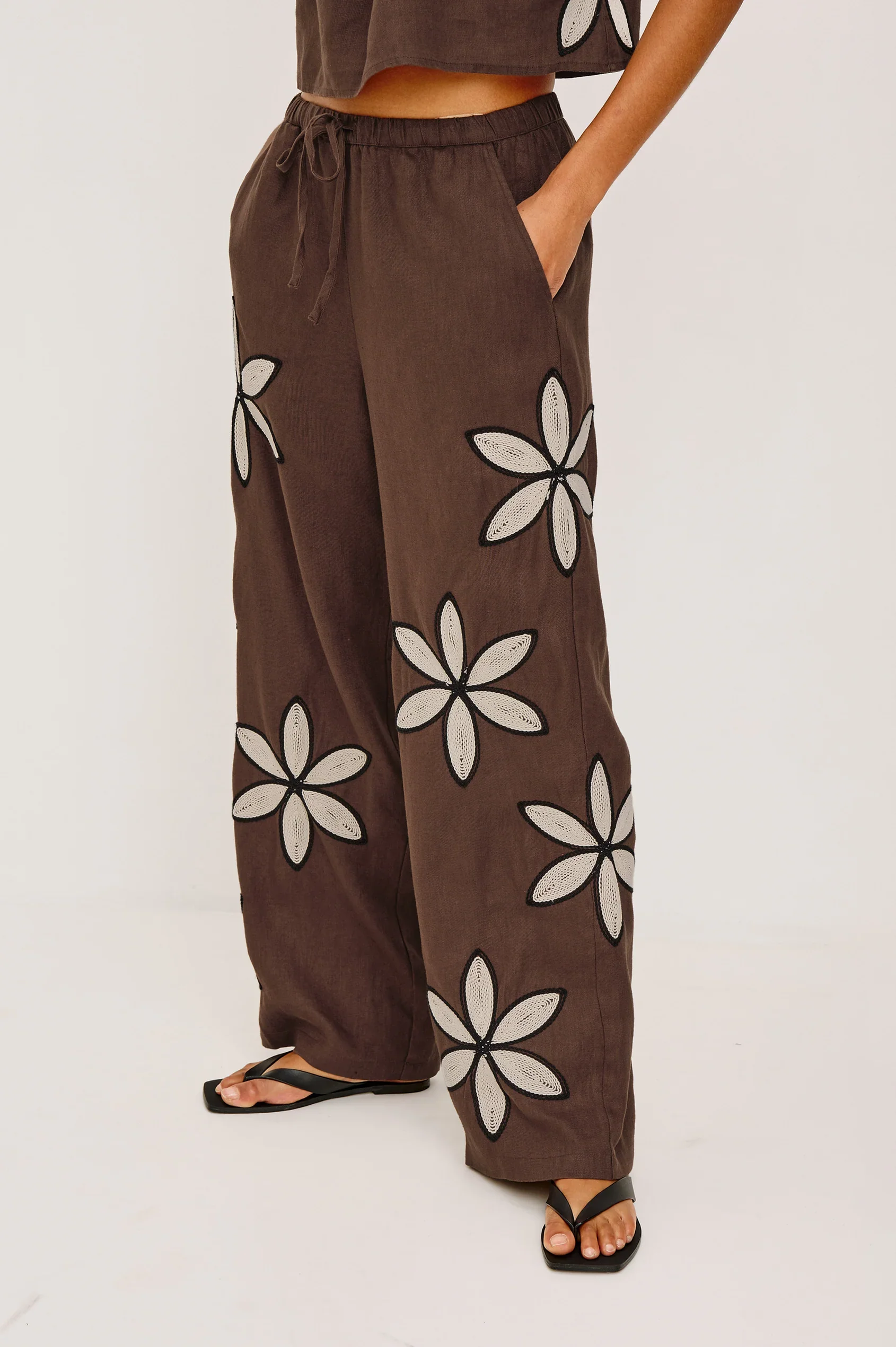 EMMIE-COCOA-FLORAL-EMBROIDERY_1_229-557-8722.webp