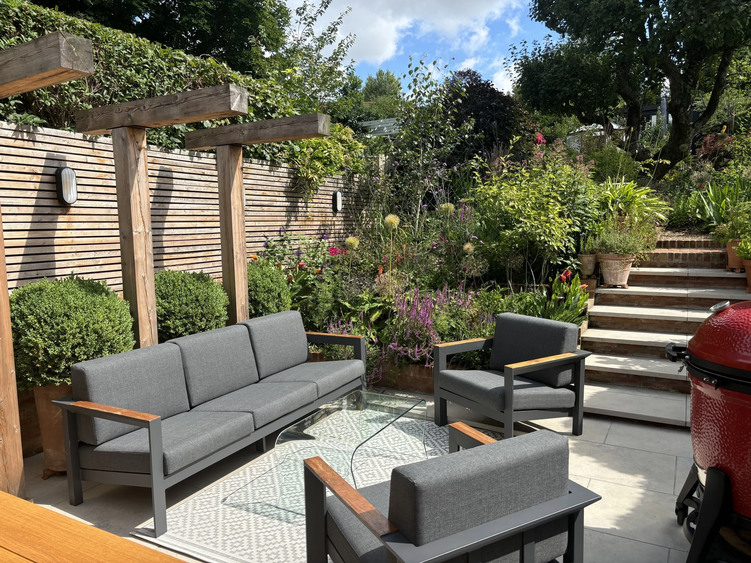 Modern Cottage Garden, Chilterns, May 2024