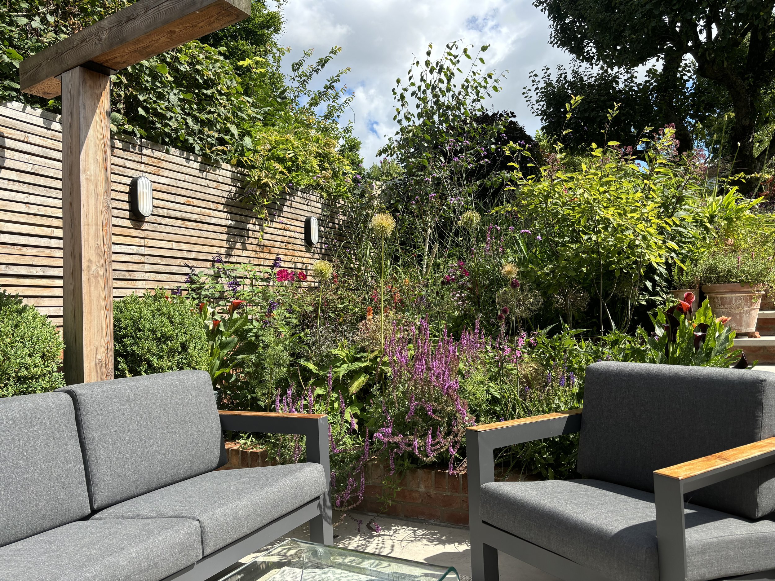 oak-pergola-entertainment-perennial-plamnting.jpg