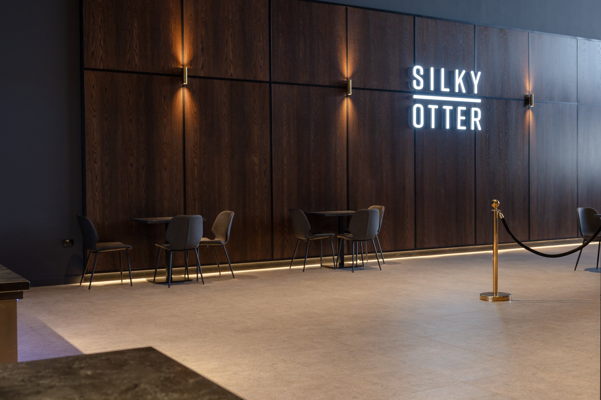Silky otter - Build COM-52.jpg