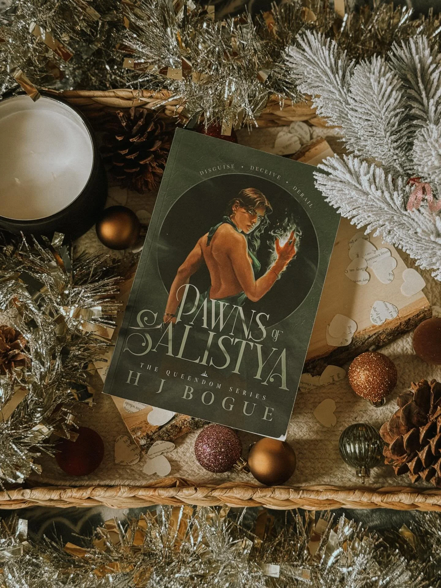 ARC READER OPPORTUNITY! ⏰ 

I&rsquo;m on the lookout for the epic fantasy romance readers who love:

✨ Political intrigue 
✨ Unique worldbuilding
✨ Mythical creatures
✨ Hidden identities
✨ Plot twists galore
✨ Fated mates
✨ Love triangles
✨ Tension a