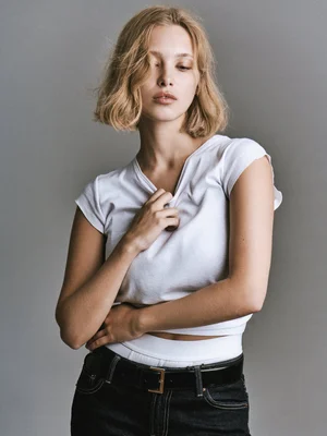 LAURA OGANESSIAN — BRAND MODEL MANAGEMENT