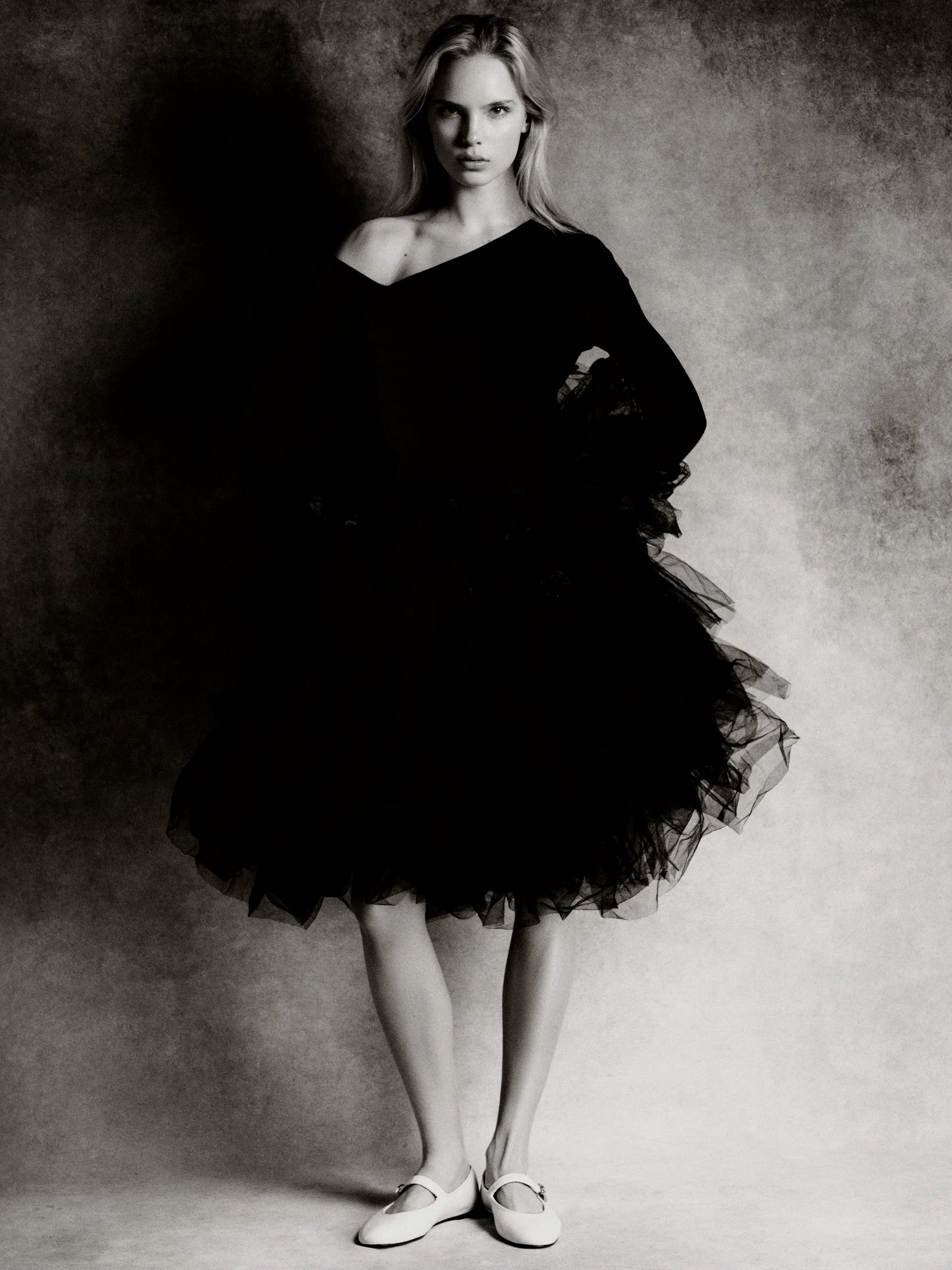 NICOLE PIHAMAA by Adam Amouri