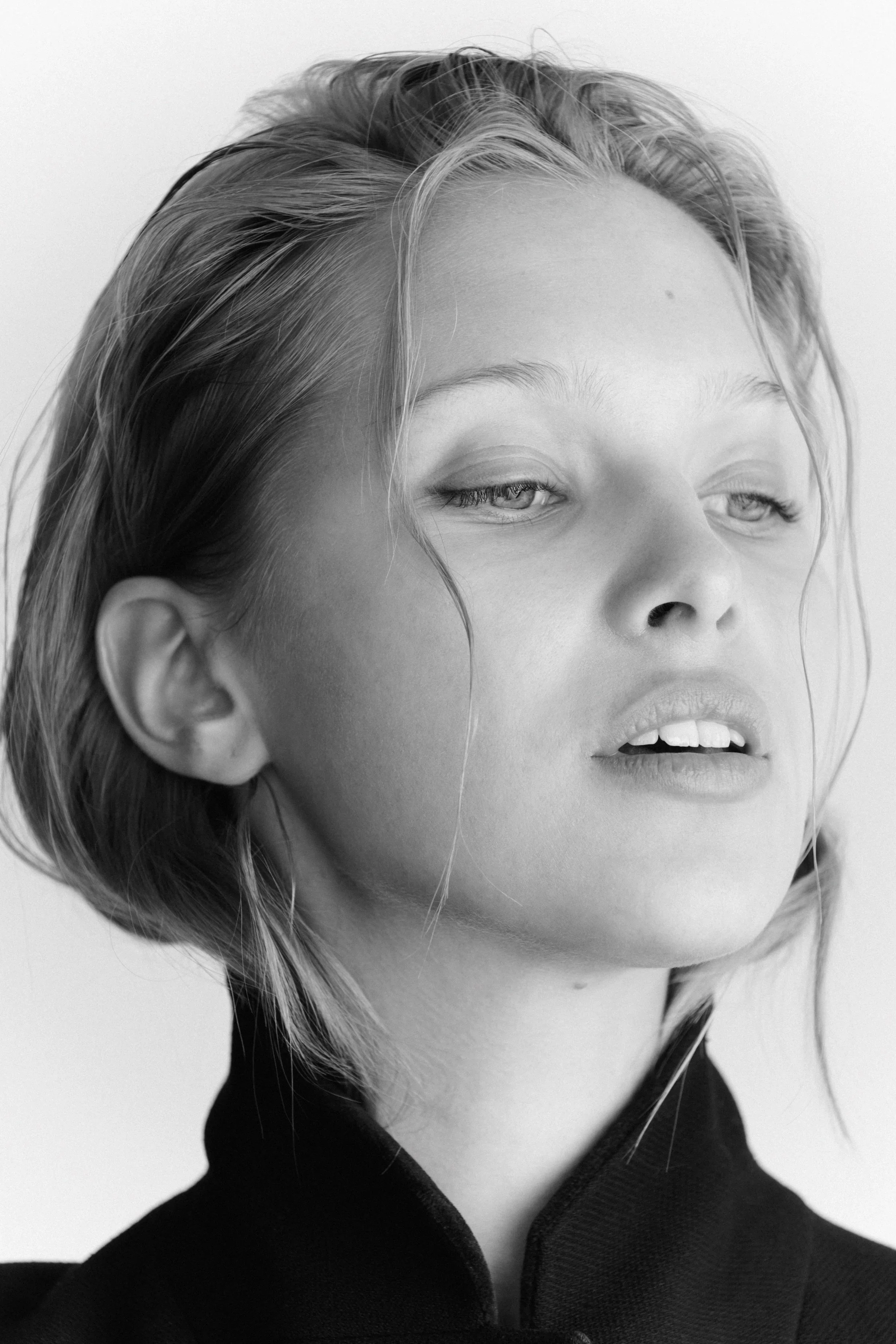 LAURA OGANESSIAN by Johanna Rontu