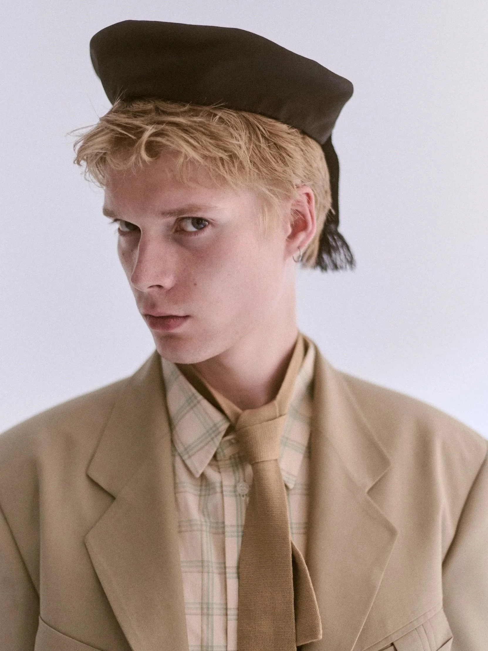 AARON SIRAINEN by Dimitris Mantzanidis