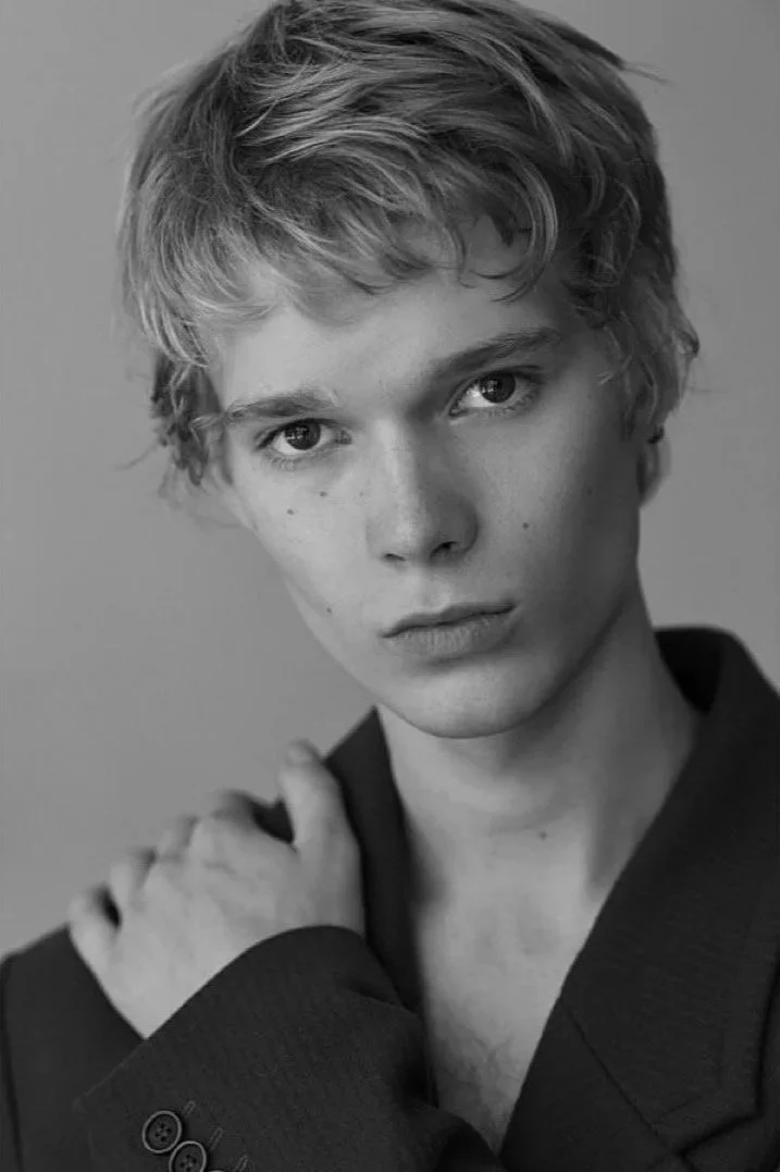 AARON SIRAINEN by Gabe Araujo