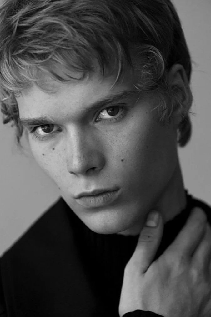 AARON SIRAINEN by Gabe Araujo